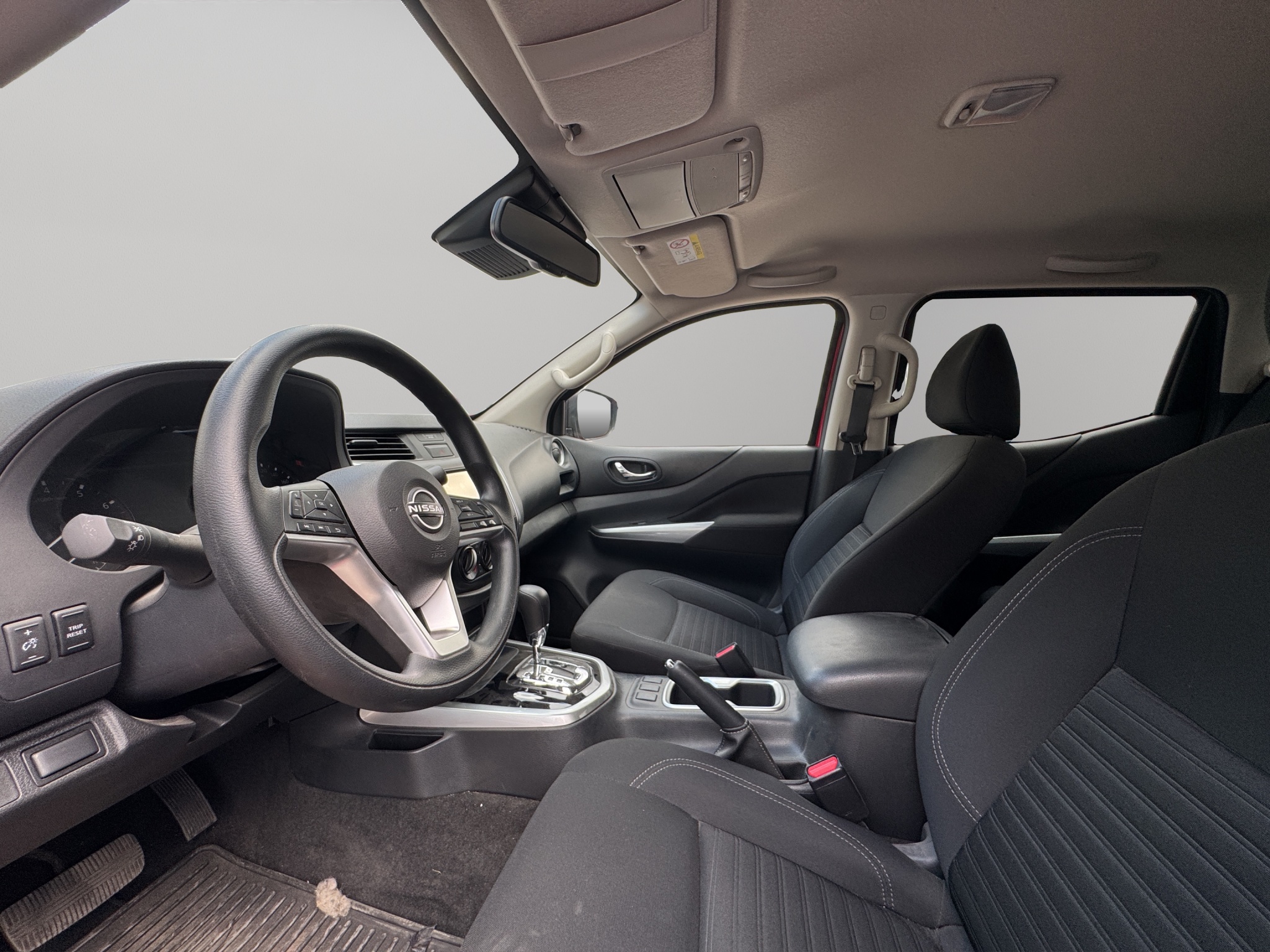 Nissan Comerciales Frontier y NP 300 Frontier Pick-Up 4 pts. Frontier LE, Doble Cab., L4, 2.5l, TM6, a/ac., VE, estribos, RA-17 2025