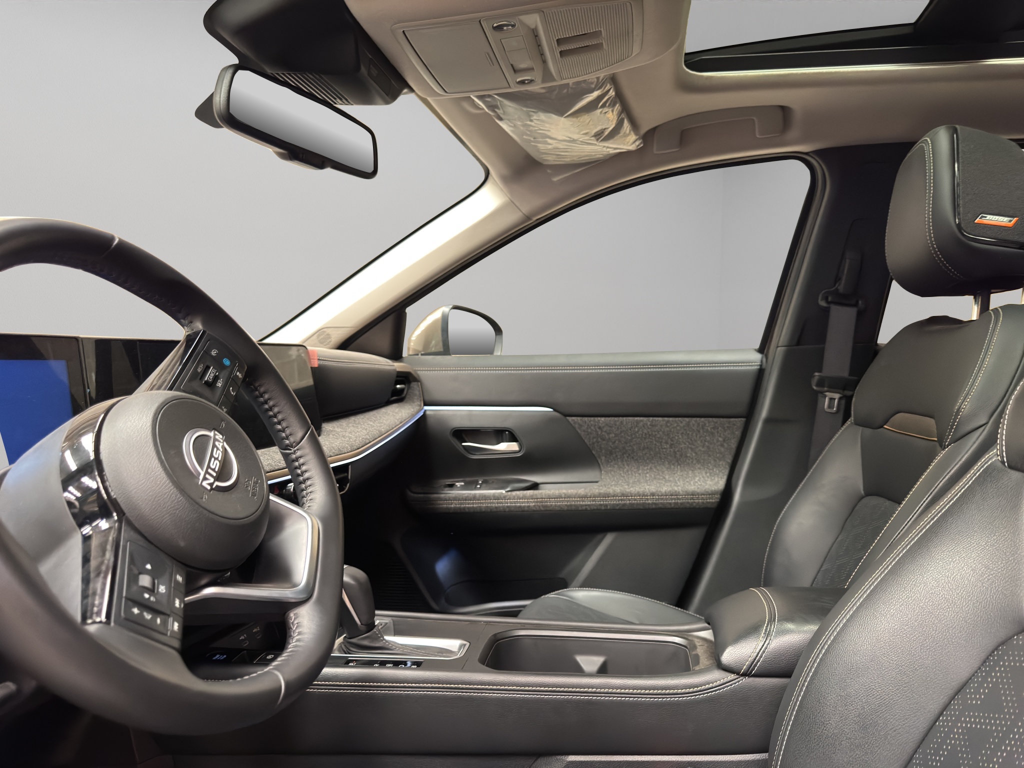 Nissan Kicks  5 pts. Platinum, 2.0l, TA, TP, s. Bose, pantalla touch 12 2025