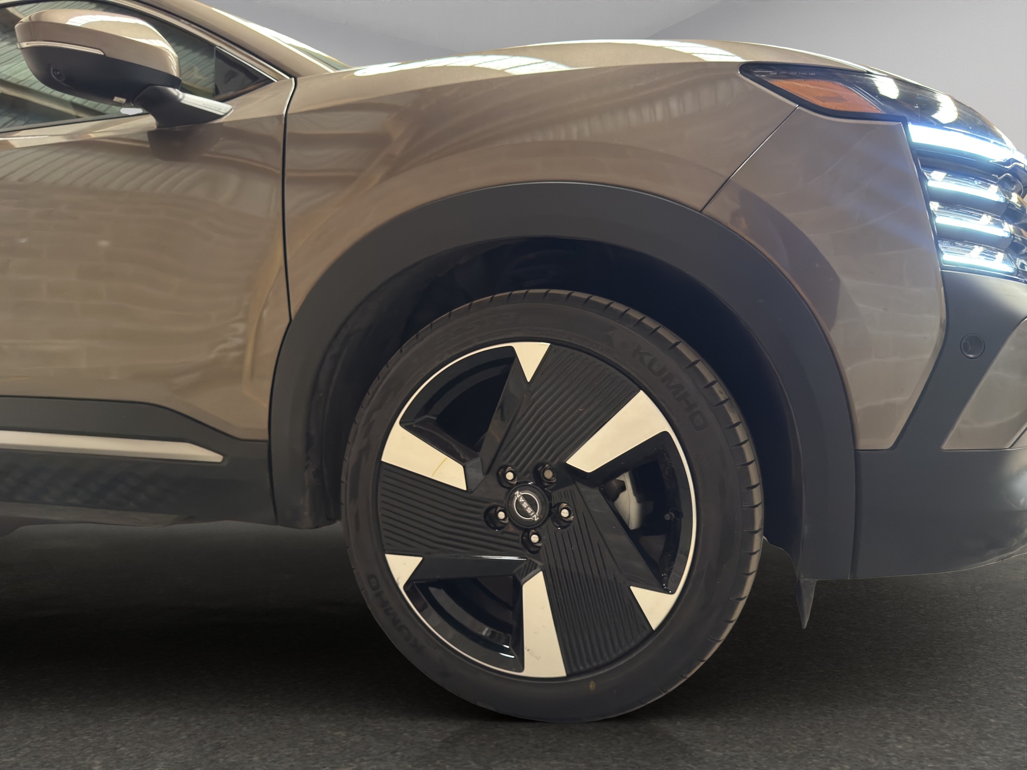 Nissan Kicks  5 pts. Platinum, 2.0l, TA, TP, s. Bose, pantalla touch 12 2025