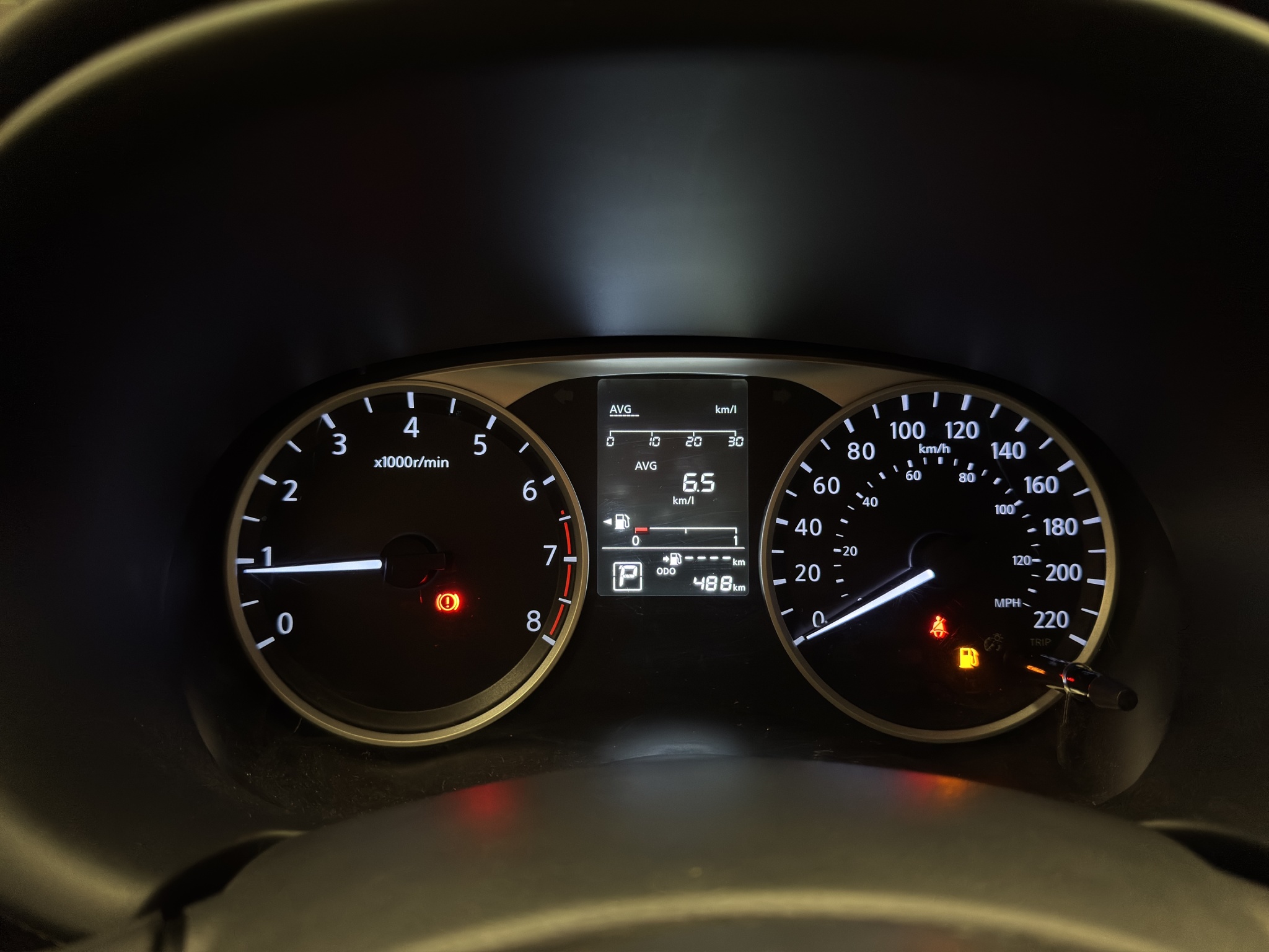 Nissan Kicks VUD 5 pts. Play Advance, 1.6l, TM5, RA-17 (línea nueva) 2025