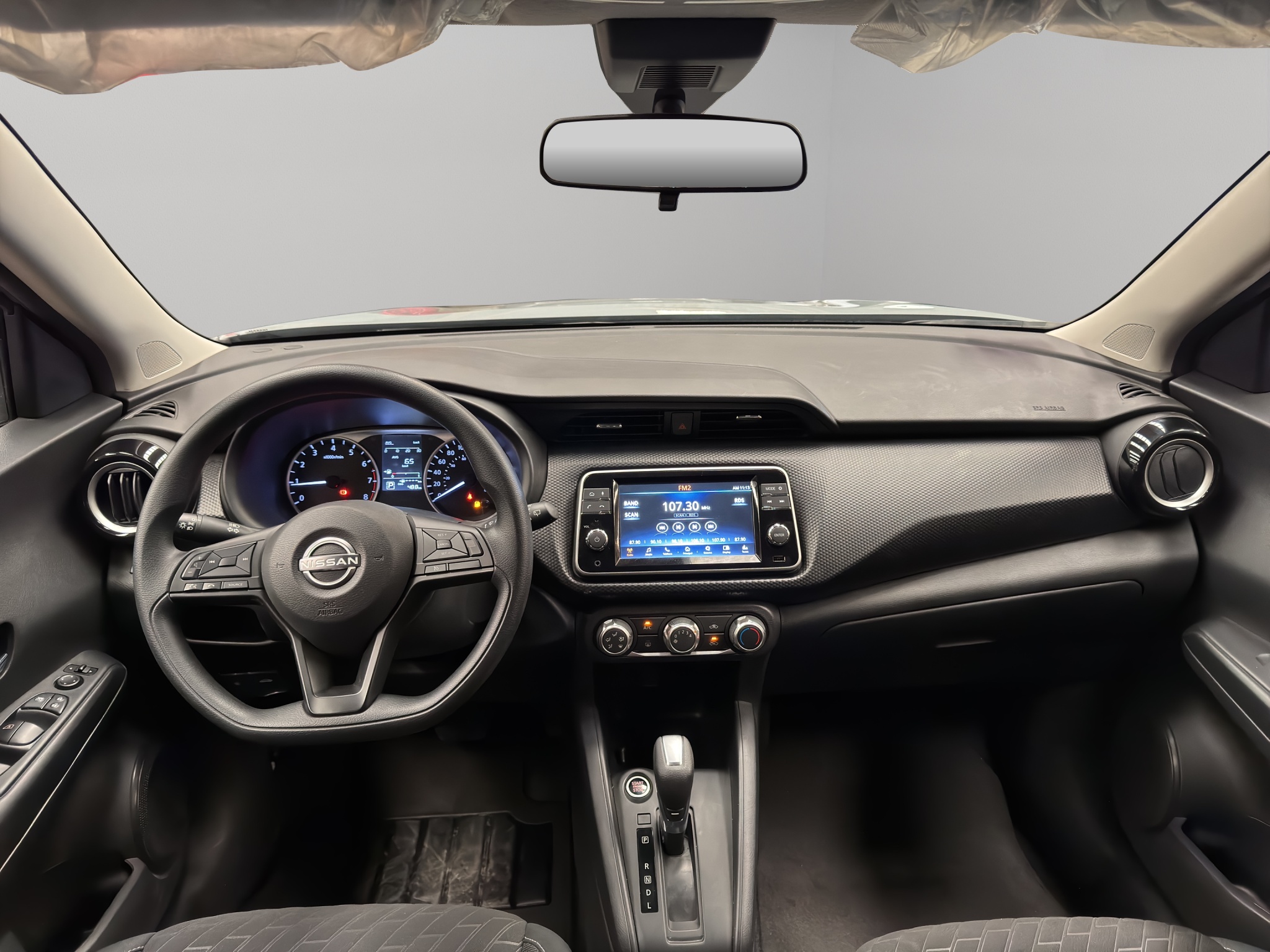 Nissan Kicks VUD 5 pts. Play Advance, 1.6l, TM5, RA-17 (línea nueva) 2025