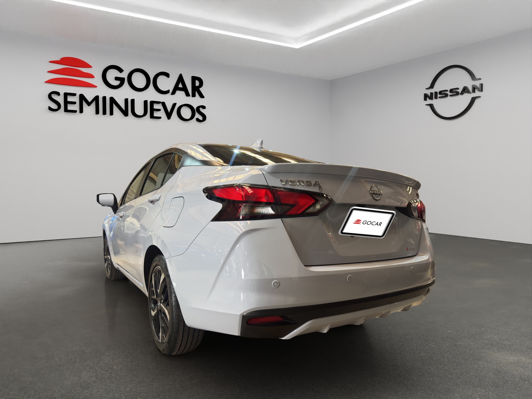 Nissan Versa 4 pts. SR, TA, a/ac. Aut., f. niebla, f. led, spoiler, RA-17 (línea anterior) 2025