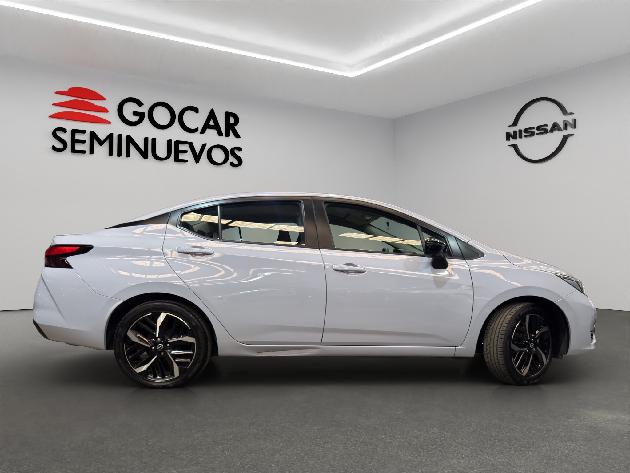 Nissan Versa 4 pts. SR, TA, a/ac. Aut., f. niebla, f. led, spoiler, RA-17 (línea anterior) 2025