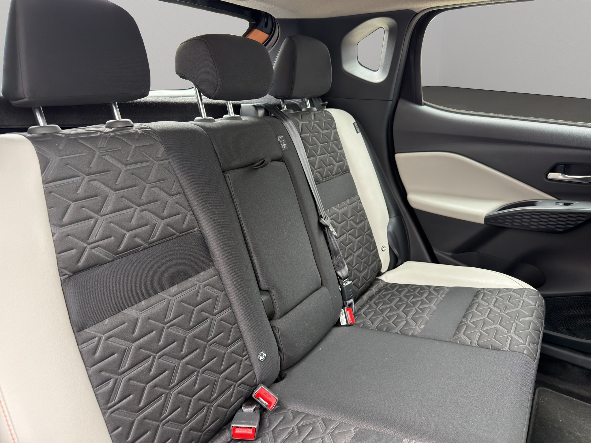 Nissan Magnite 5 pts. Exclusive, 1.0T, TM5, piel, RA-16 2025