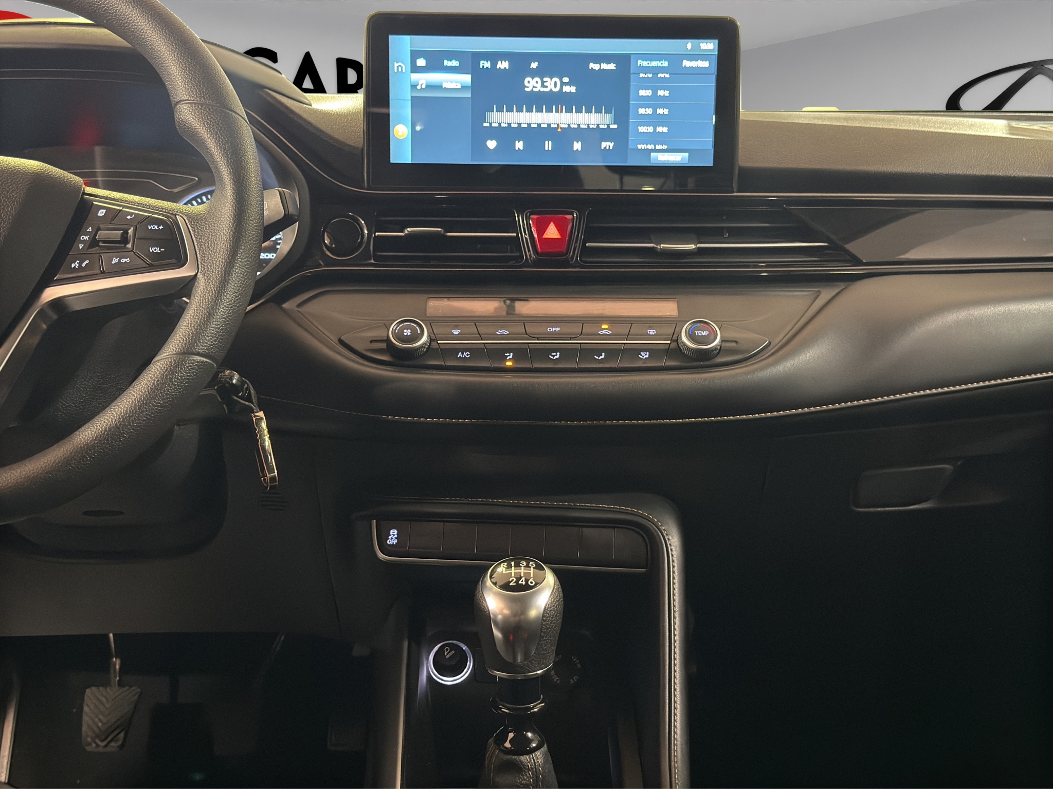 JAC Sei4 5 pts. Pro Comfort, 1.6l, TM6, a/ac., BA, RA-17 2023