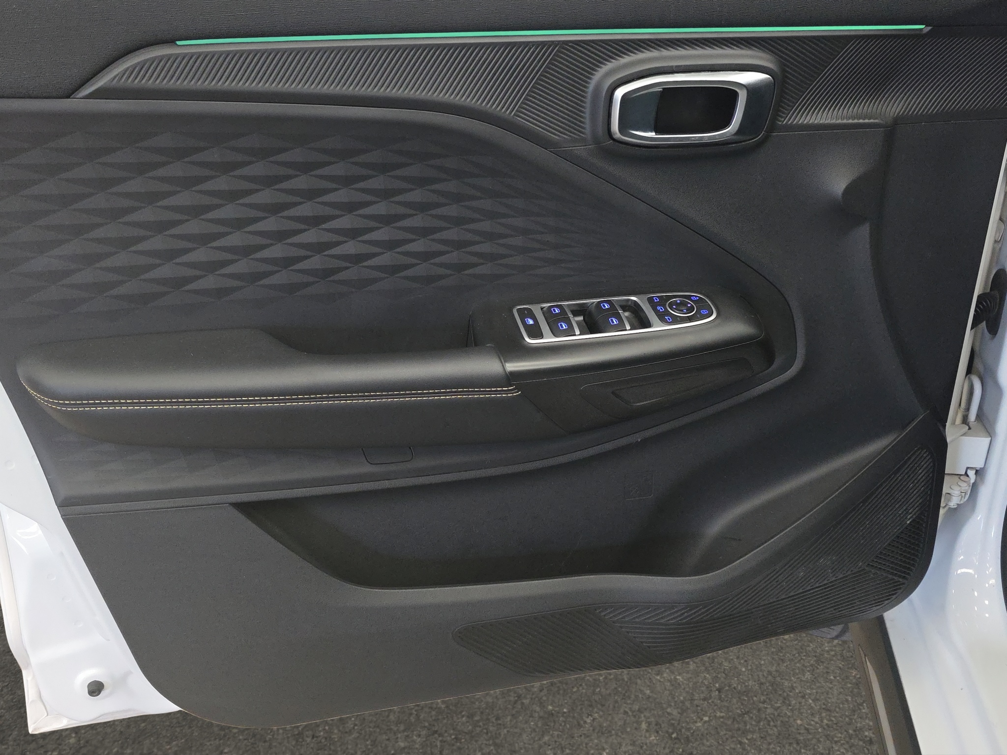 Chirey Tiggo 2 Pro 5 pts. Luxury, 1.0T, CVT, piel, QC, RA-17 2024