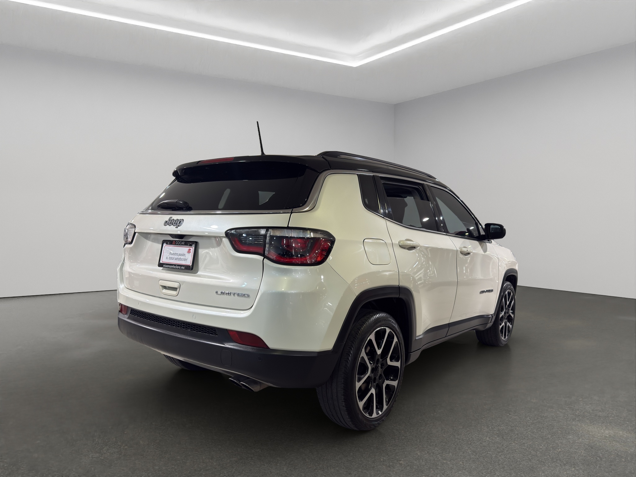 Jeep Compass  5 pts. Limited Premium, TA, a/ac. Aut., piel, QCP, GPS, RA-18 (línea anterior) 2021