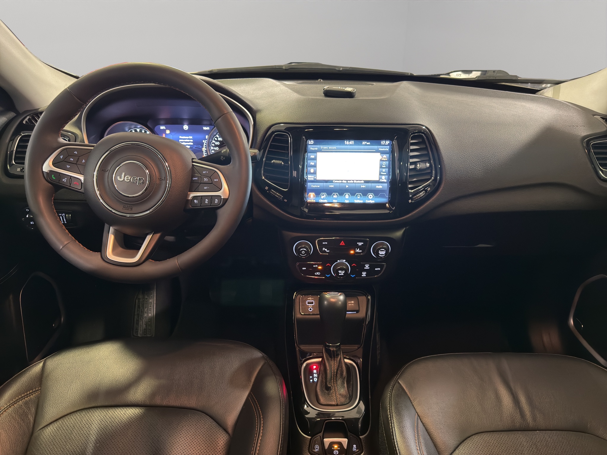 Jeep Compass  5 pts. Limited Premium, TA, a/ac. Aut., piel, QCP, GPS, RA-18 (línea anterior) 2021