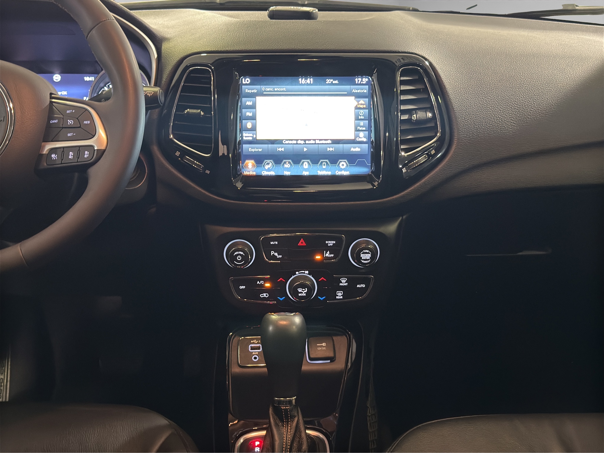 Jeep Compass  5 pts. Limited Premium, TA, a/ac. Aut., piel, QCP, GPS, RA-18 (línea anterior) 2021