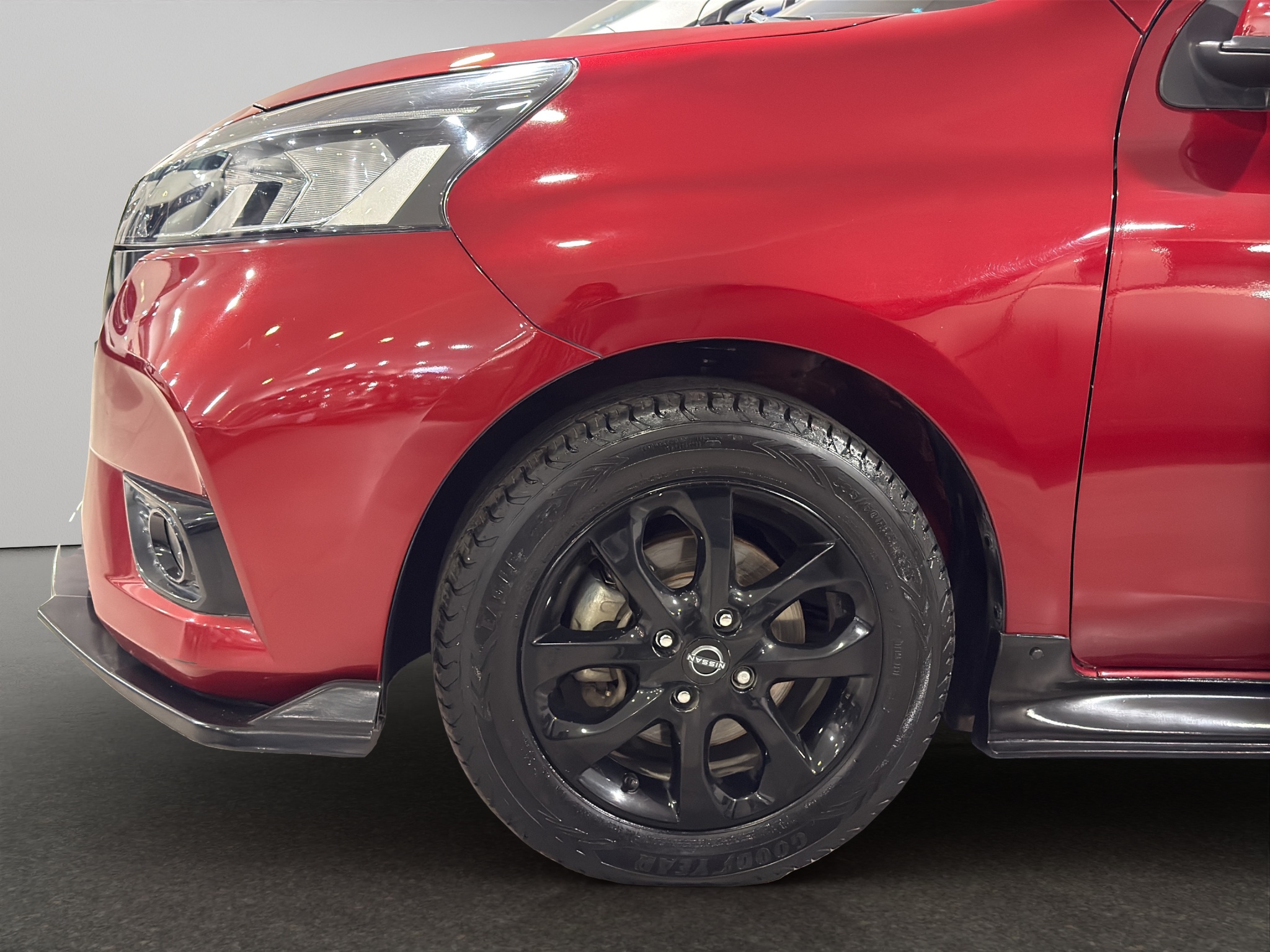 Nissan March 5 pts. HB Advance, TM5, a/ac., VE, BA, ABS, RA-15 2022