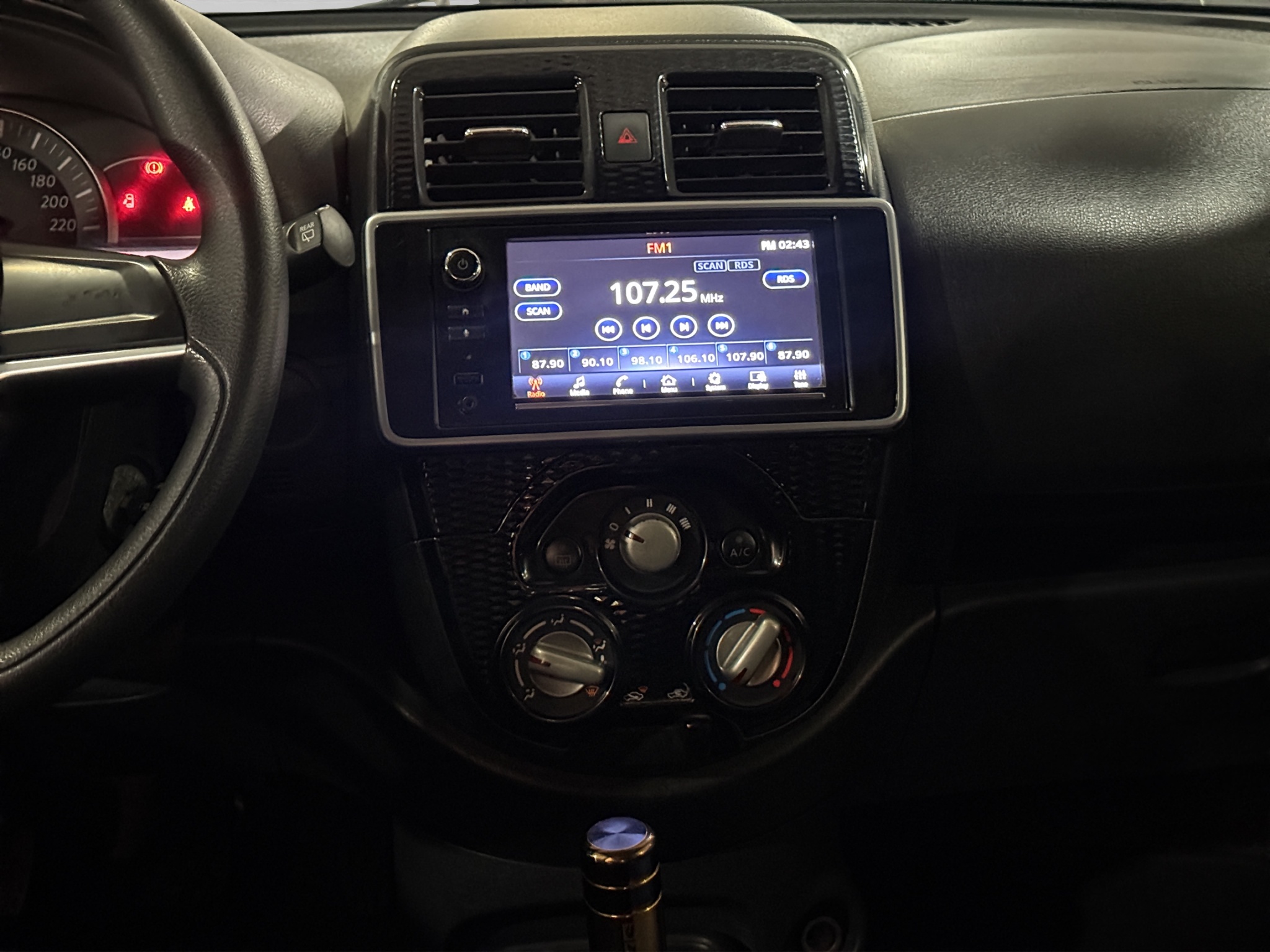 Nissan March 5 pts. HB Advance, TM5, a/ac., VE, BA, ABS, RA-15 2022