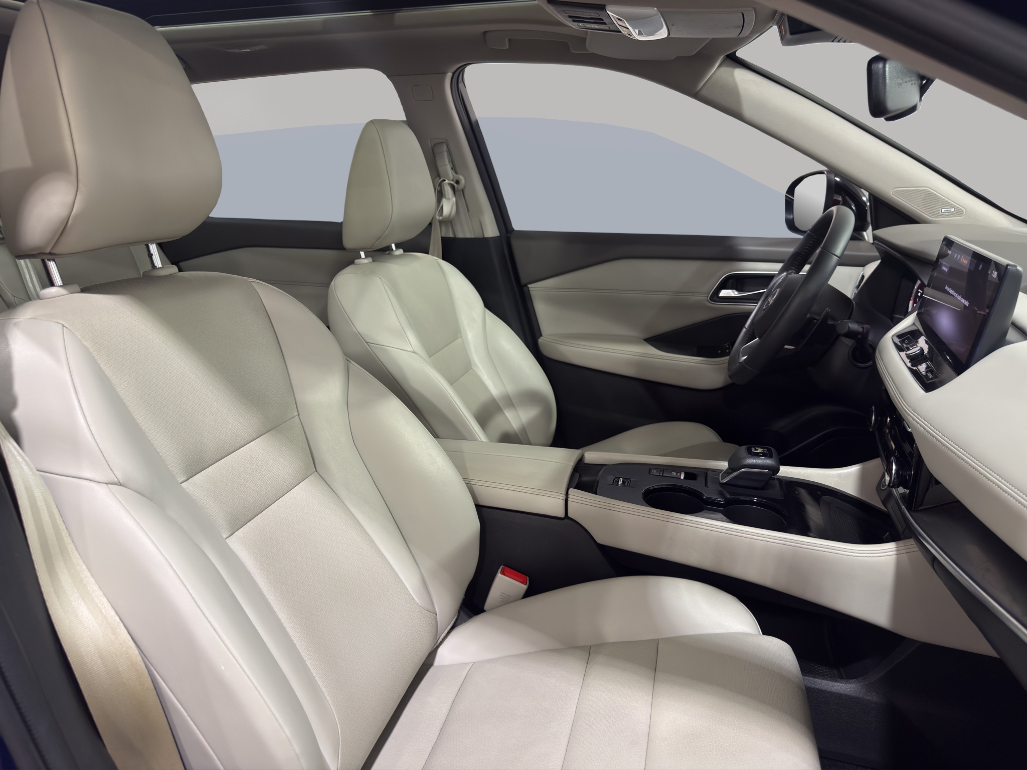 Nissan X-Trail  5 pts. Platinum Plus, TA, piel, QCP, GPS, ADAS, RA-19 (línea nueva) 2023