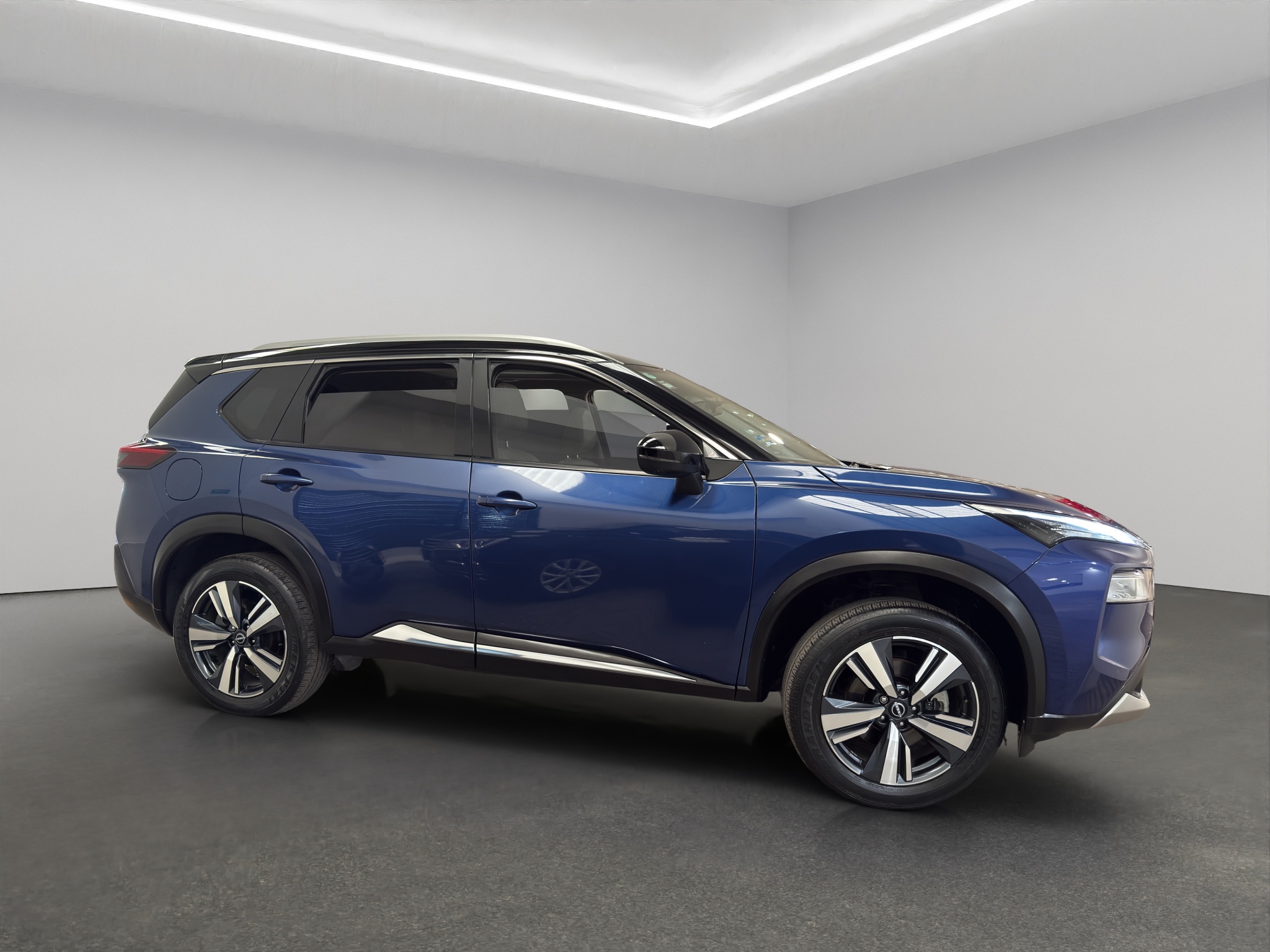Nissan X-Trail  5 pts. Platinum Plus, TA, piel, QCP, GPS, ADAS, RA-19 (línea nueva) 2023