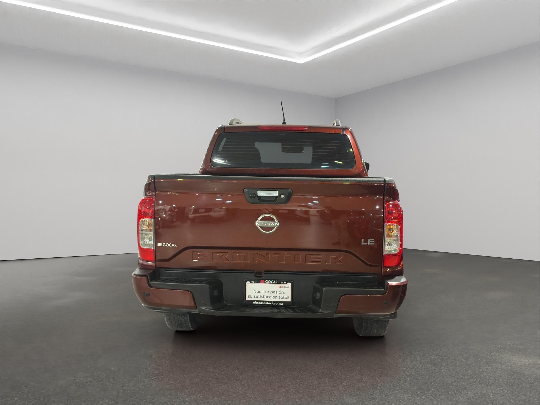 Nissan Comerciales Frontier y NP 300 Frontier Pick-Up 4 pts. Frontier LE, Doble Cab., L4, 2.5l, TM6, a/ac., VE, estribos, RA-17 2024