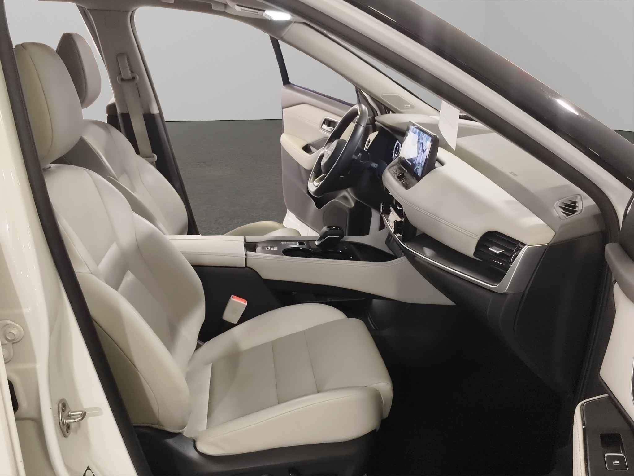Nissan X-Trail  5 pts. Platinum, TA, piel, QCP, GPS, RA-19 2025