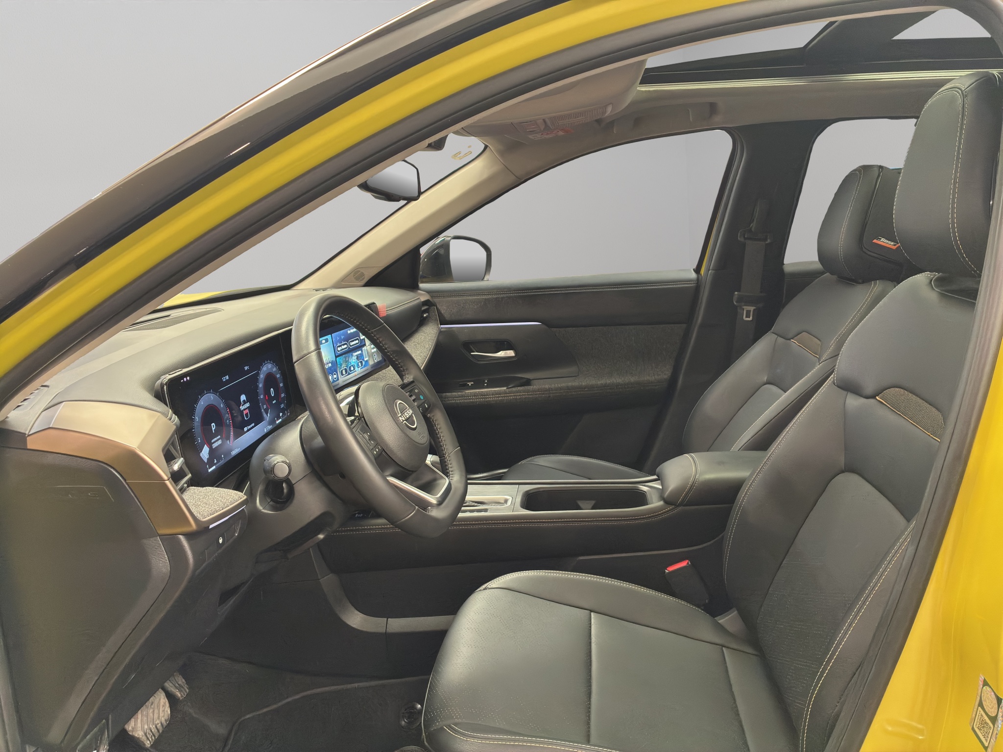Nissan Kicks  5 pts. Platinum, 2.0l, TA, TP, s. Bose, pantalla touch 12 2025