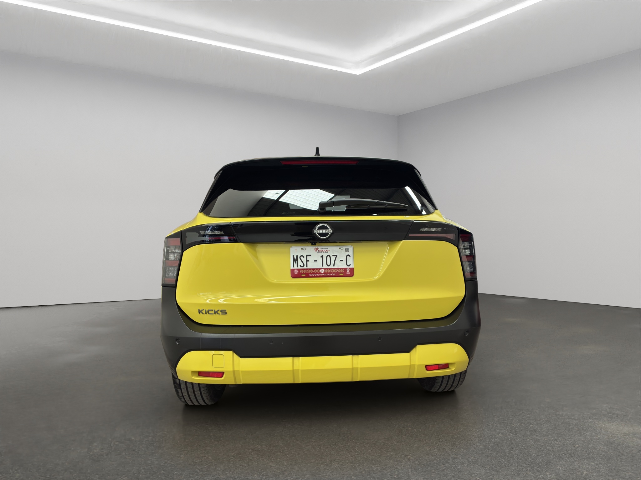 Nissan Kicks  5 pts. Platinum, 2.0l, TA, TP, s. Bose, pantalla touch 12 2025