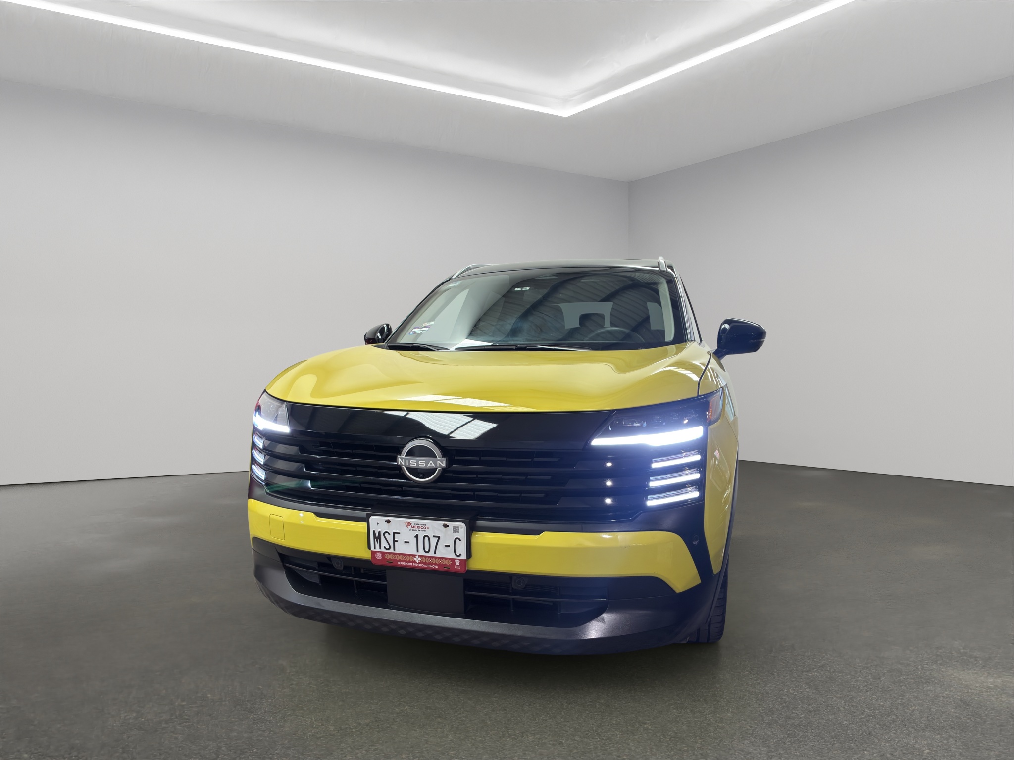 Nissan Kicks  5 pts. Platinum, 2.0l, TA, TP, s. Bose, pantalla touch 12 2025