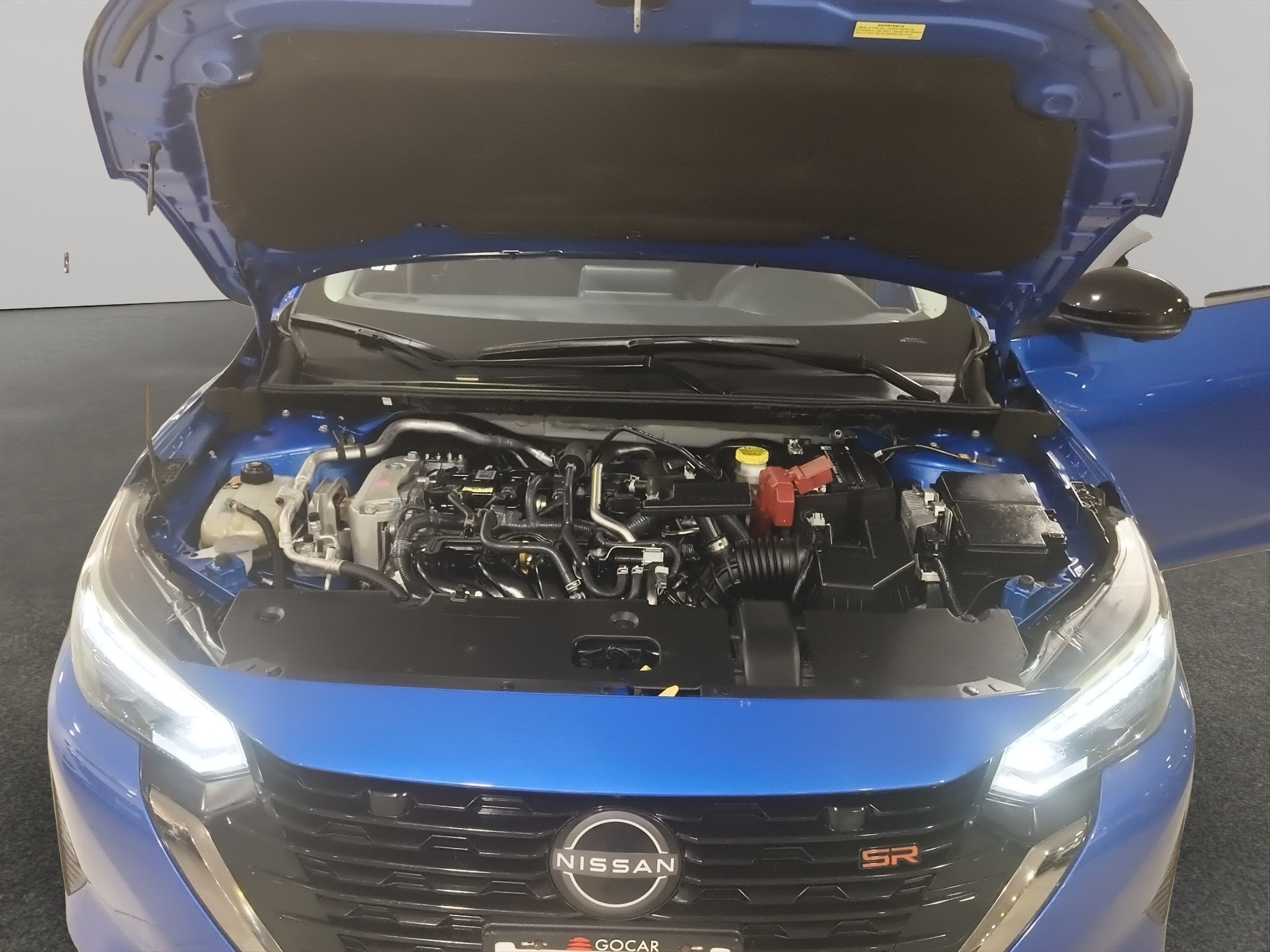 Nissan Sentra 4 pts. SR, TA, a/ac., QC, s. Bose, f. led, RA-18 (línea anterior) 2025