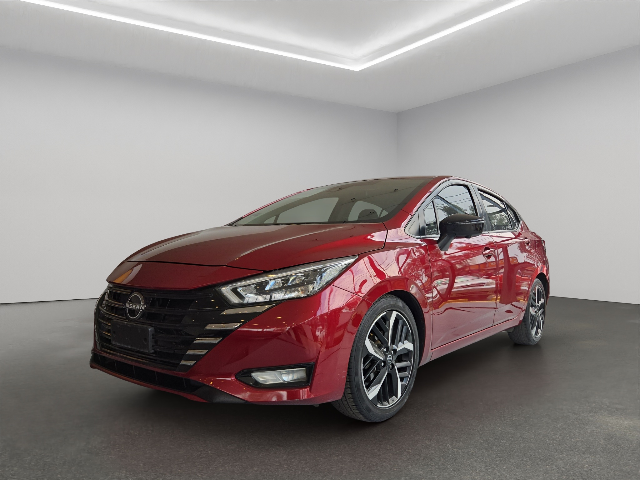 Nissan Versa 4 pts. SR, TA, a/ac. Aut., f. niebla, f. led, spoiler, RA-17 (cambio de línea) 2023