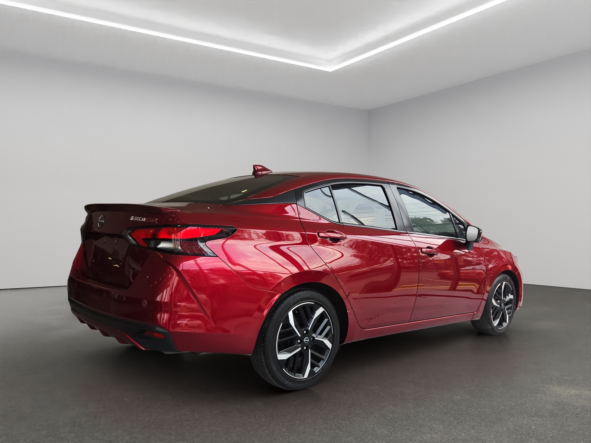 Nissan Versa 4 pts. SR, TA, a/ac. Aut., f. niebla, f. led, spoiler, RA-17 (cambio de línea) 2023