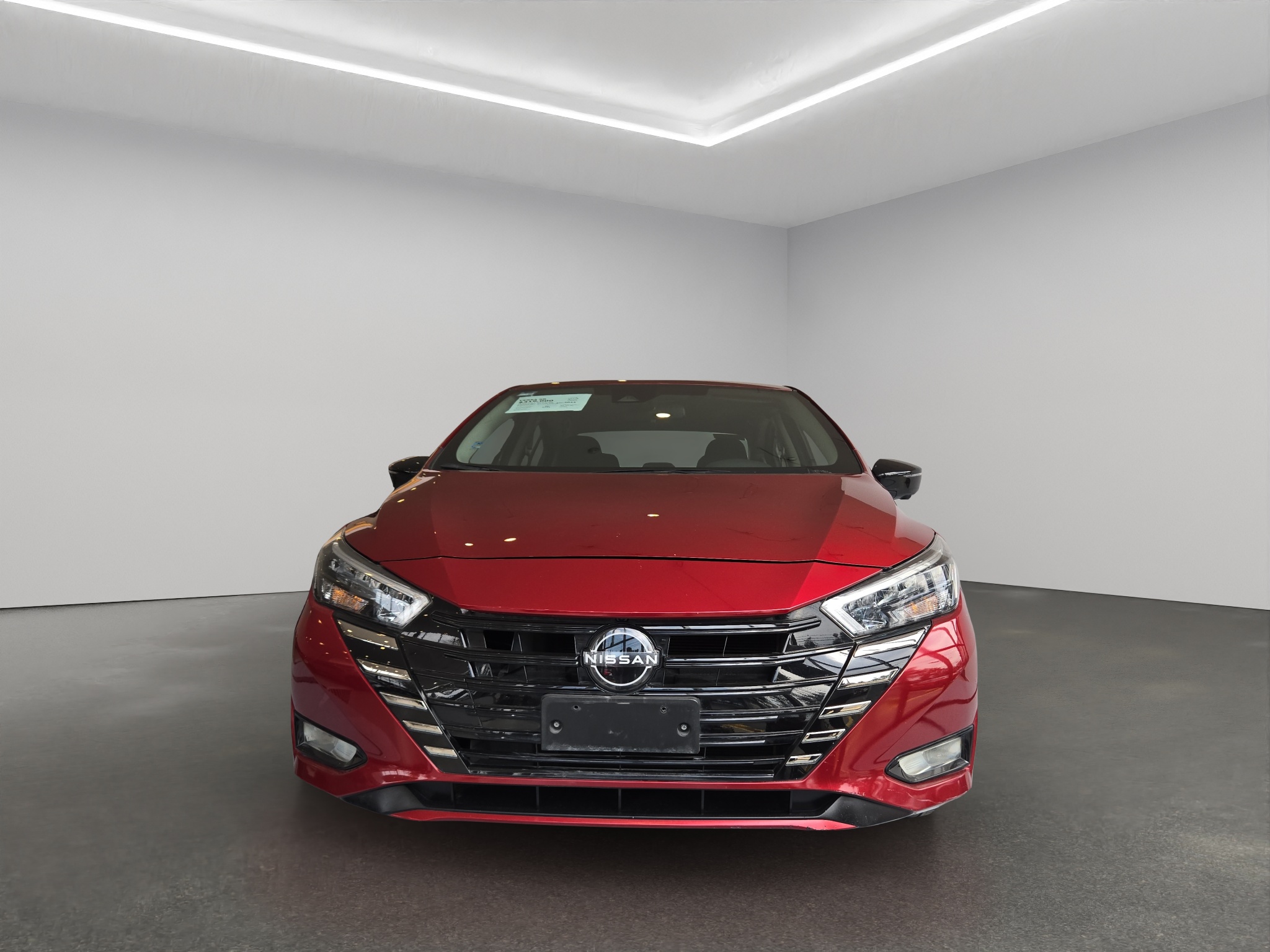 Nissan Versa 4 pts. SR, TA, a/ac. Aut., f. niebla, f. led, spoiler, RA-17 (cambio de línea) 2023