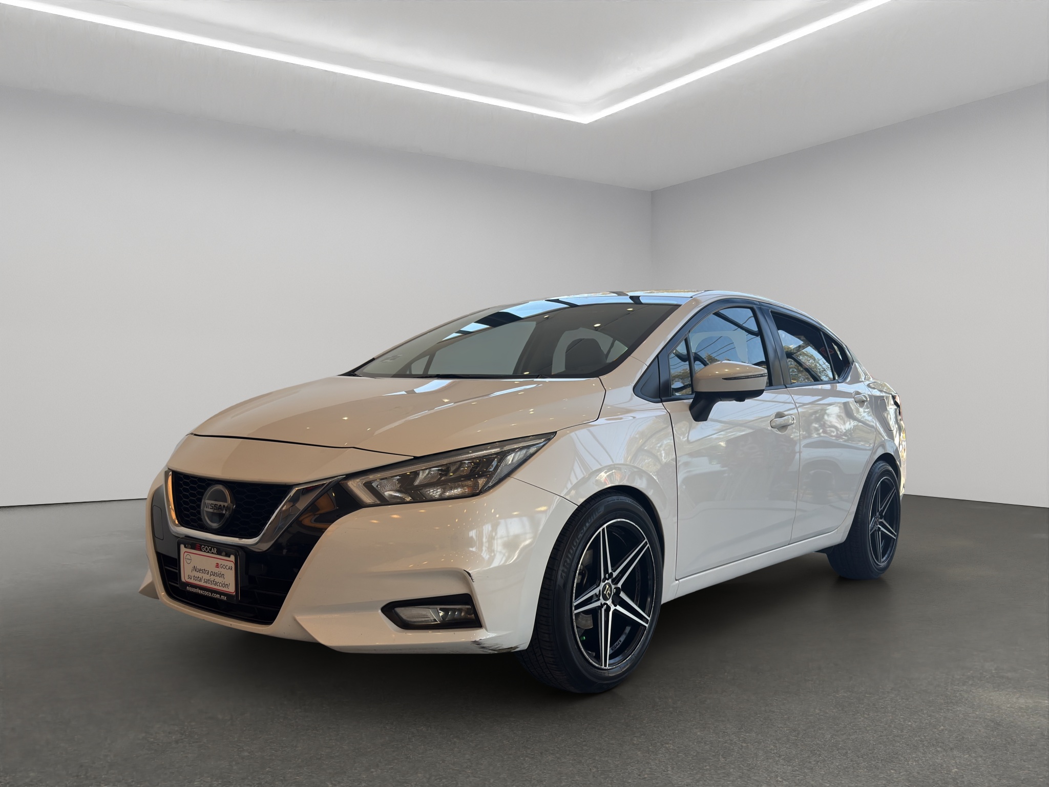 Nissan Versa 4 pts. Platinum, TA, a/ac. Aut., VE, piel, GPS, f. led, RA-17 (línea nueva) 2020