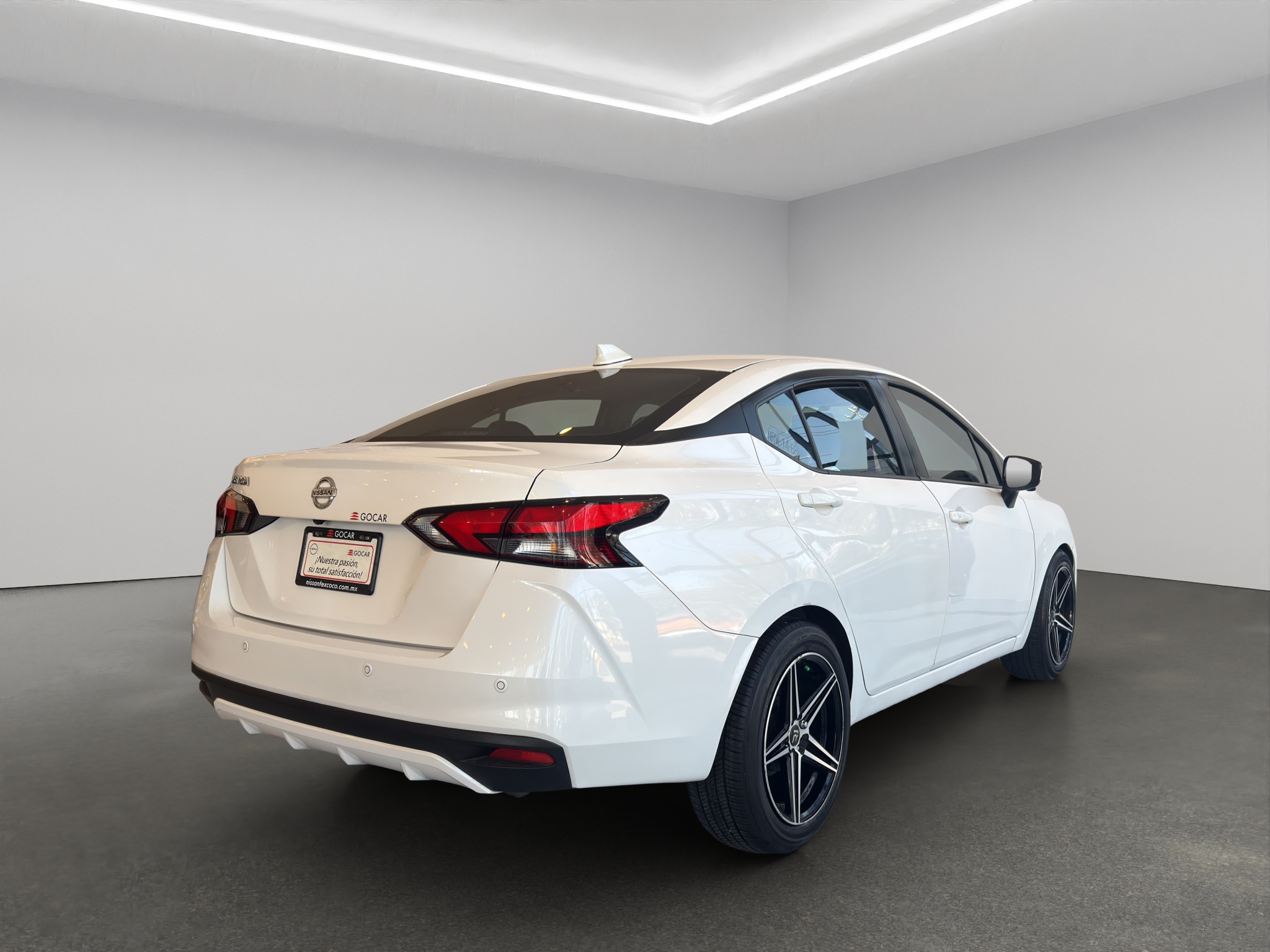 Nissan Versa 4 pts. Platinum, TA, a/ac. Aut., VE, piel, GPS, f. led, RA-17 (línea nueva) 2020