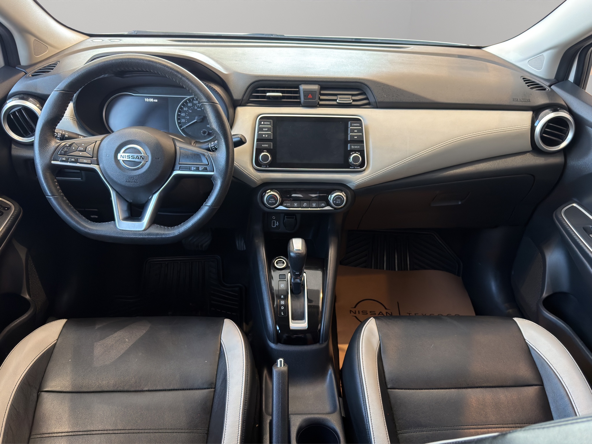 Nissan Versa 4 pts. Platinum, TA, a/ac. Aut., VE, piel, GPS, f. led, RA-17 (línea nueva) 2020