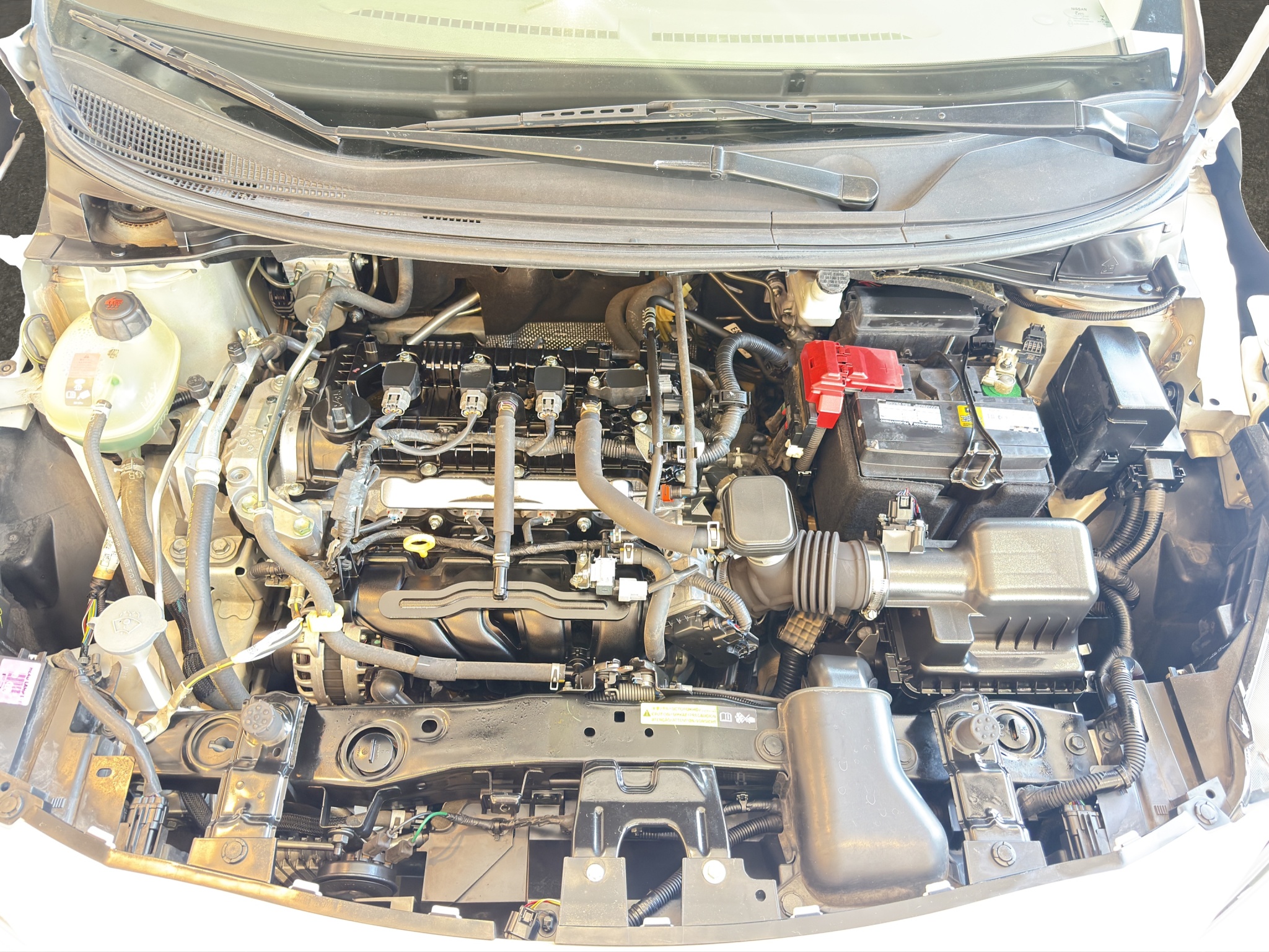 Nissan Versa 4 pts. Platinum, TA, a/ac. Aut., VE, piel, GPS, f. led, RA-17 (línea nueva) 2020