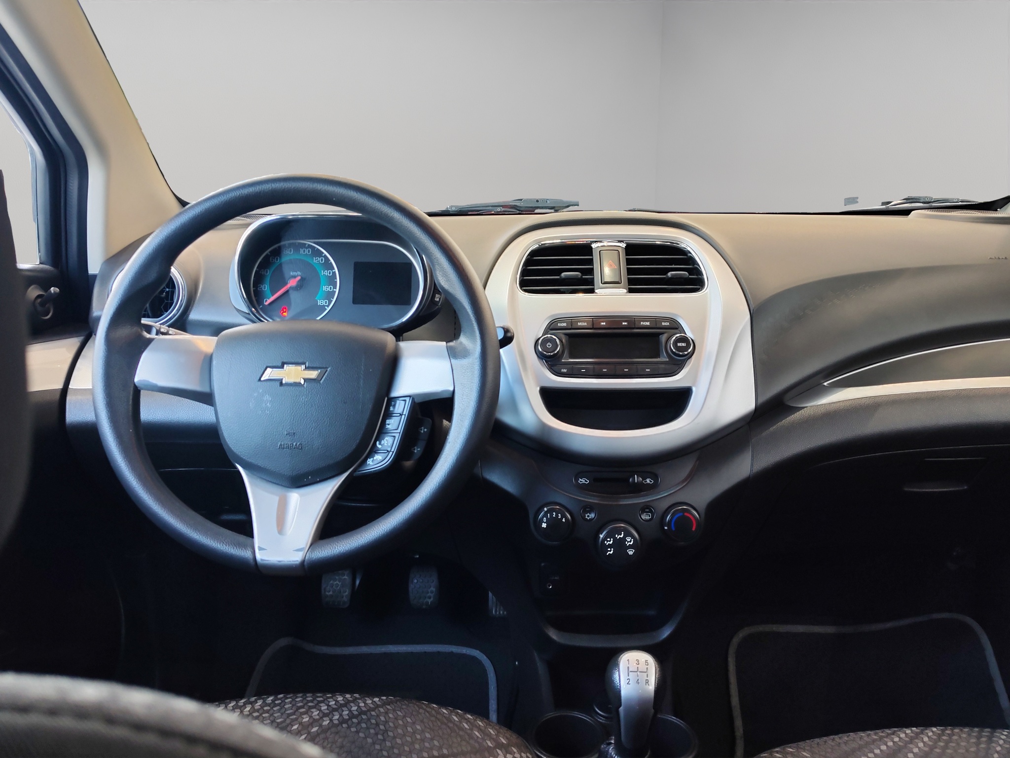 Chevrolet Beat 5 pts. LT, 1.2l, TM5, a/ac., VE del., R-14 2018