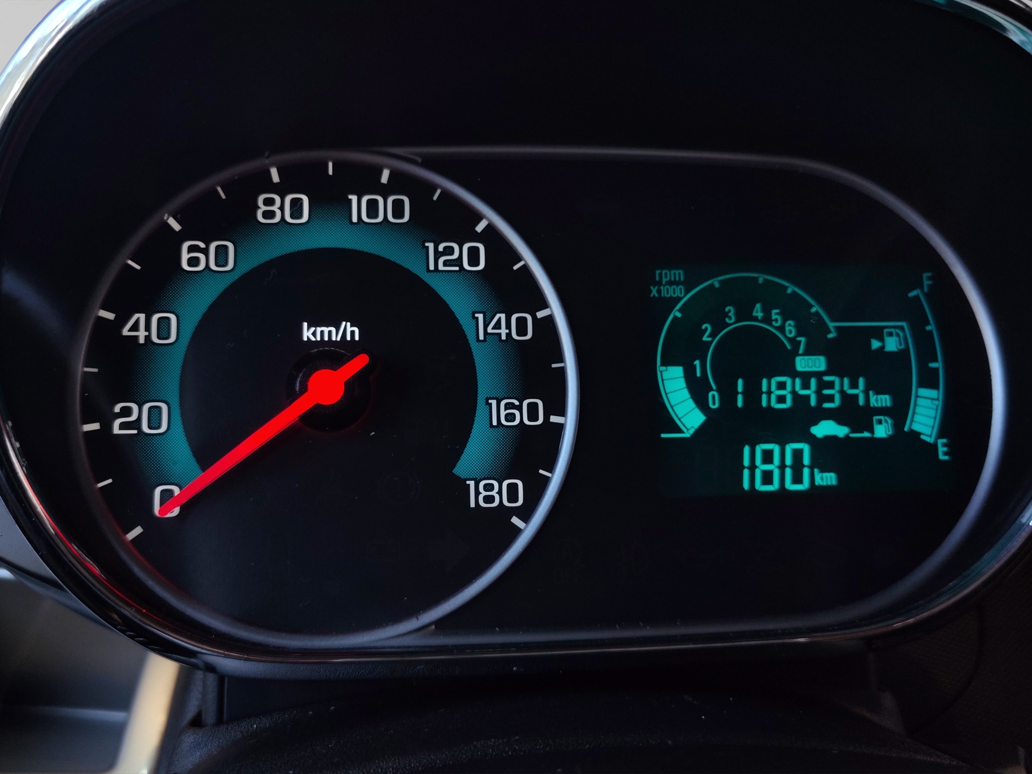 Chevrolet Beat 5 pts. LT, 1.2l, TM5, a/ac., VE del., R-14 2018