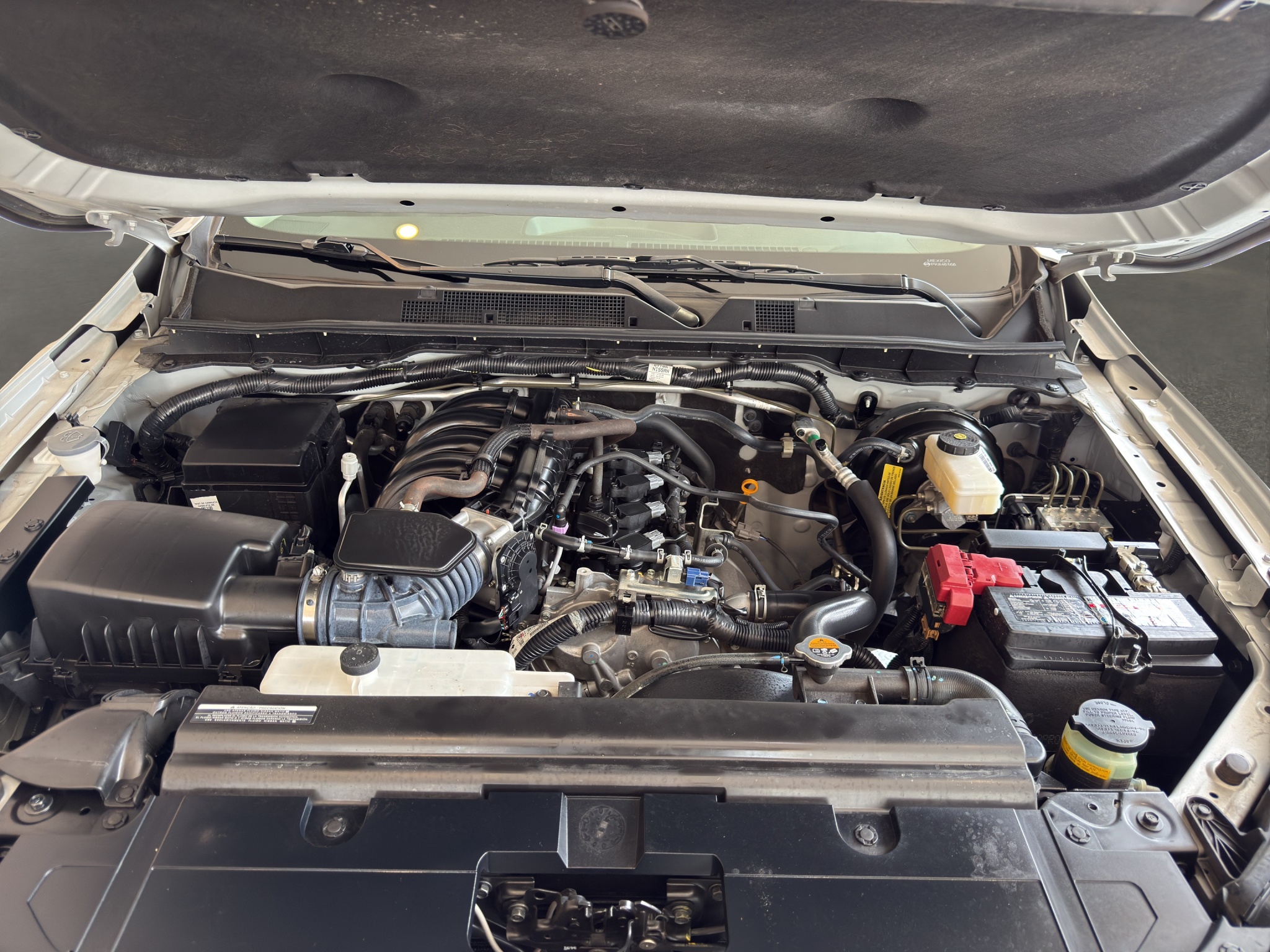 Nissan Comerciales Frontier y NP 300 Frontier Pick-Up 4 pts. Frontier Platinum LE, Doble Cab., L4, 2.5l, TA, a/ac., piel, f. led, RA-18 2023