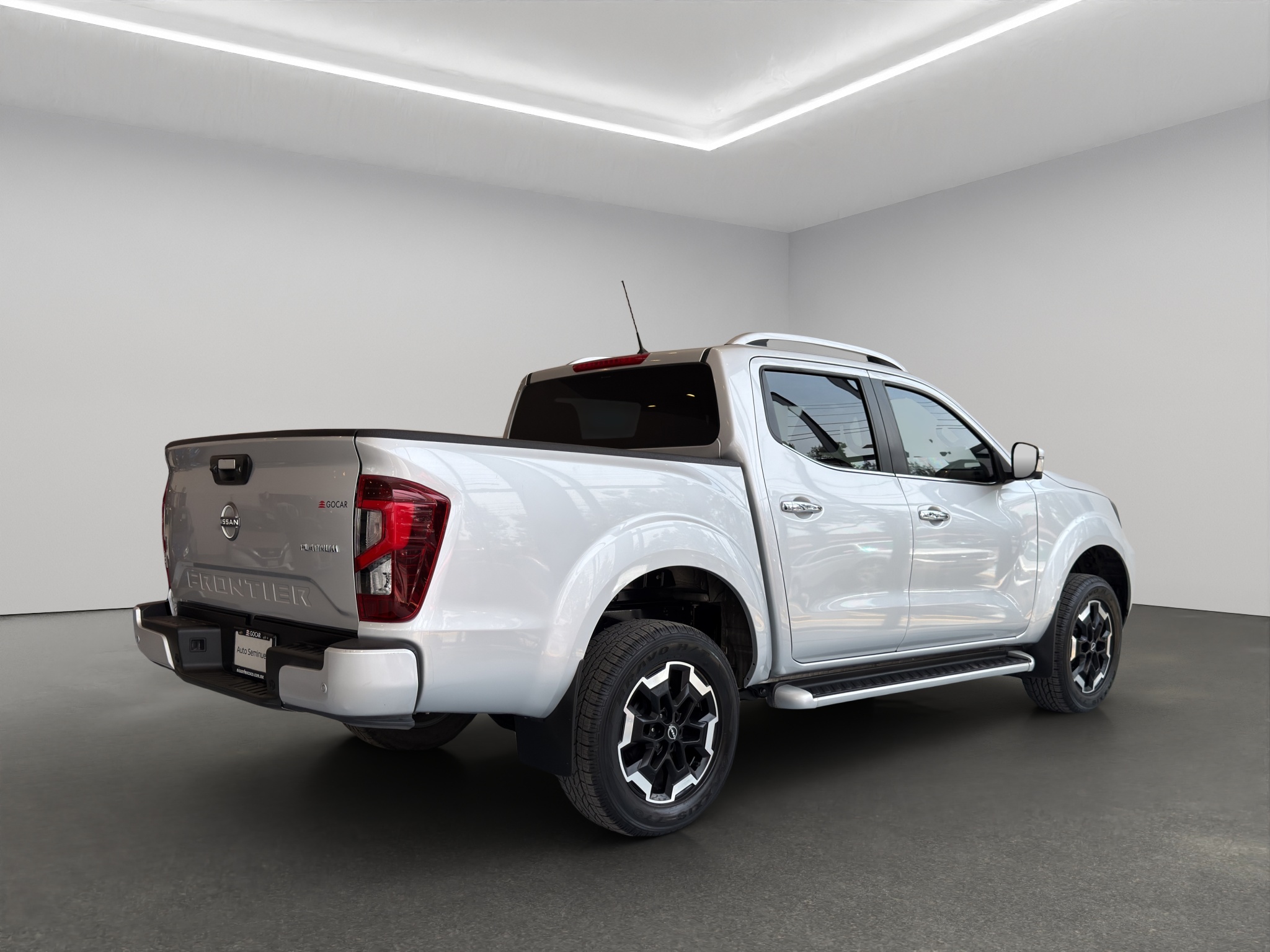 Nissan Comerciales Frontier y NP 300 Frontier Pick-Up 4 pts. Frontier Platinum LE, Doble Cab., L4, 2.5l, TA, a/ac., piel, f. led, RA-18 2023