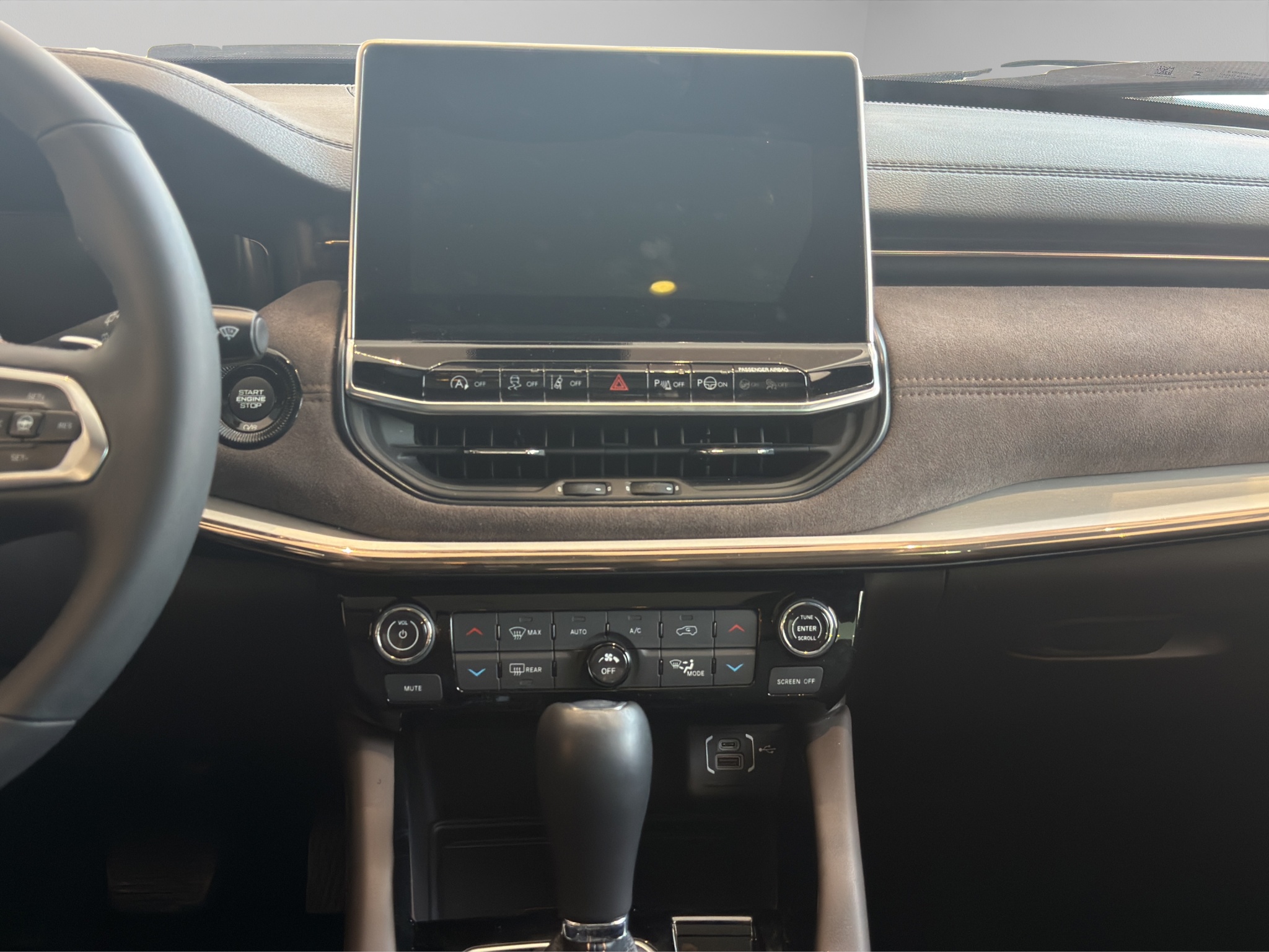 Jeep Commander  5 pts. Overland, 1.3T, TA, a/ac. Aut., QCP, RA-19 2025