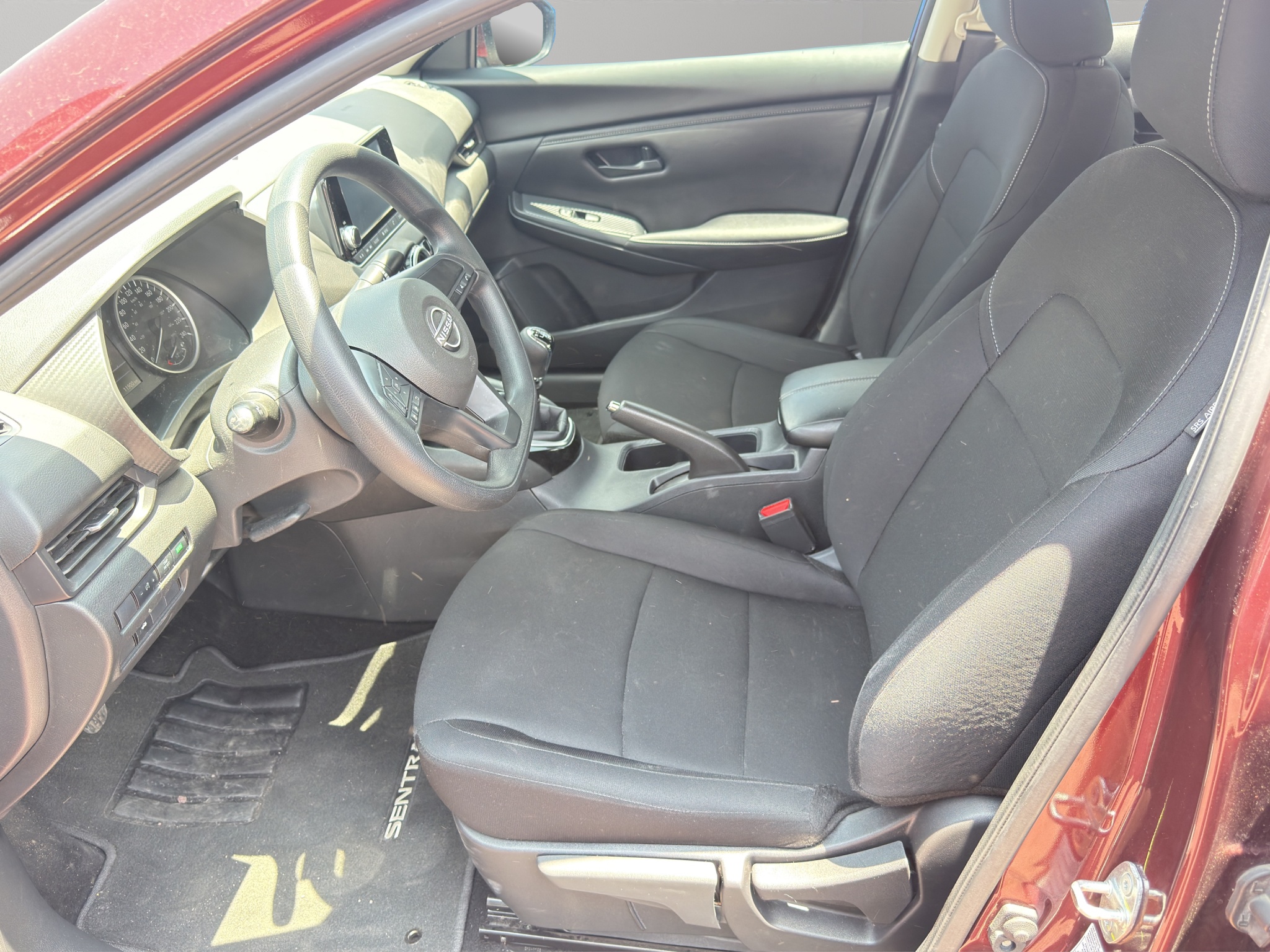 Nissan Sentra 4 pts. Advance, TM6, a/ac., f. niebla, RA-16 2024