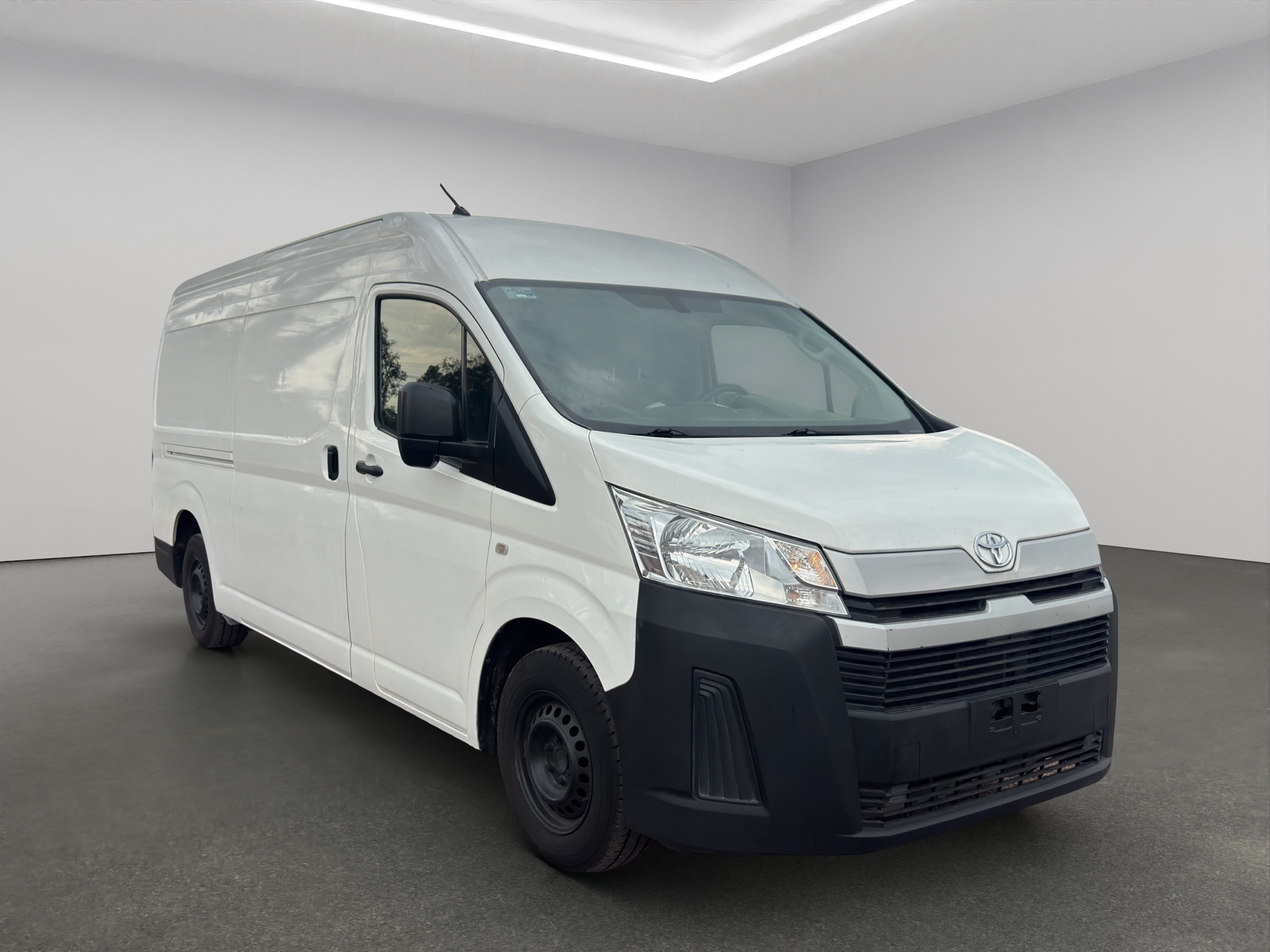 Toyota   Hiace Panel 2023