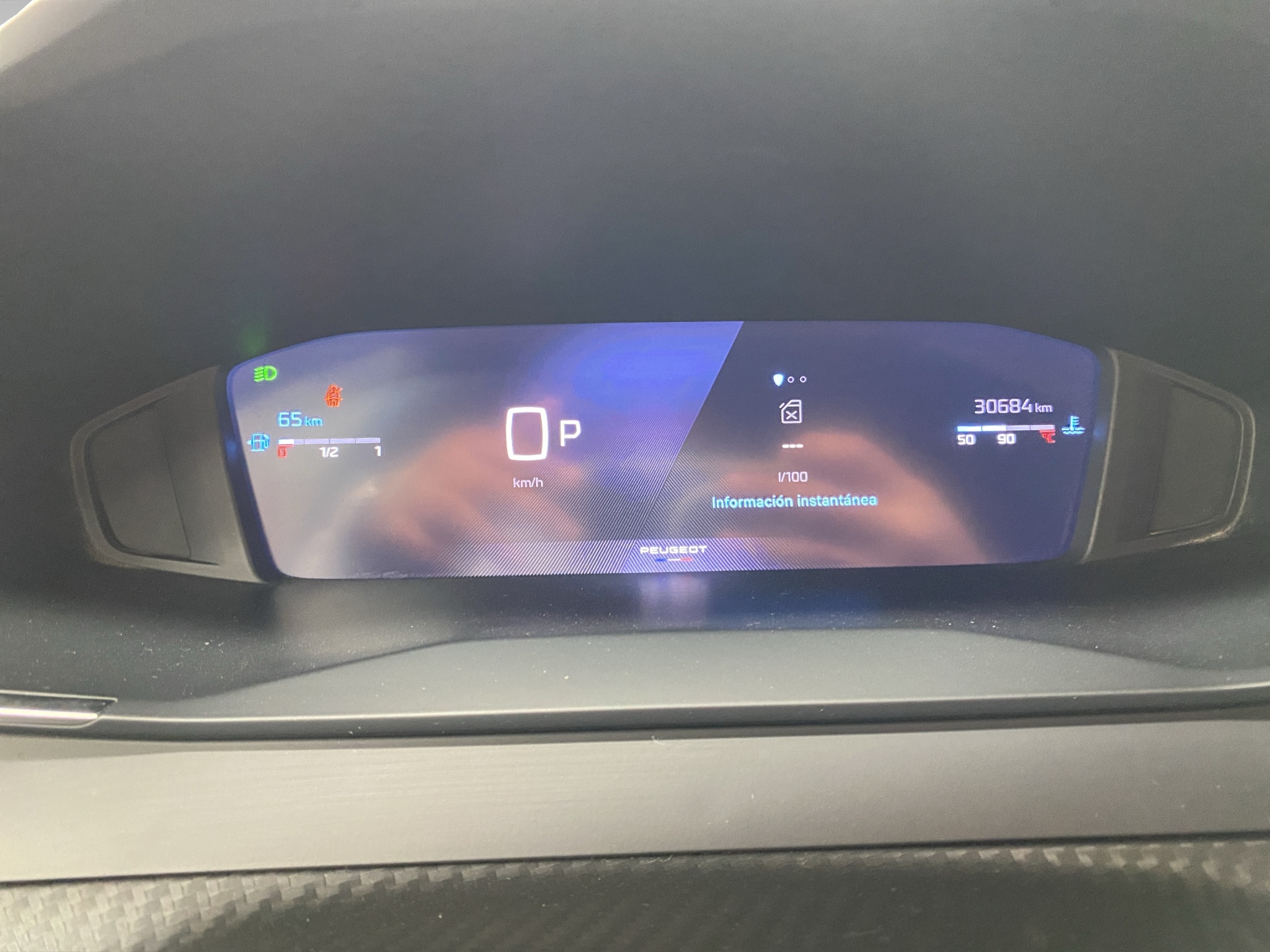 Peugeot 2008  5 pts. Allure, 1.2T, TA, pantalla touch 10 2025