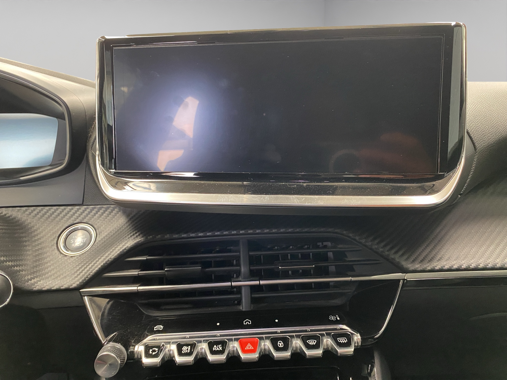 Peugeot 2008  5 pts. Allure, 1.2T, TA, pantalla touch 10 2025