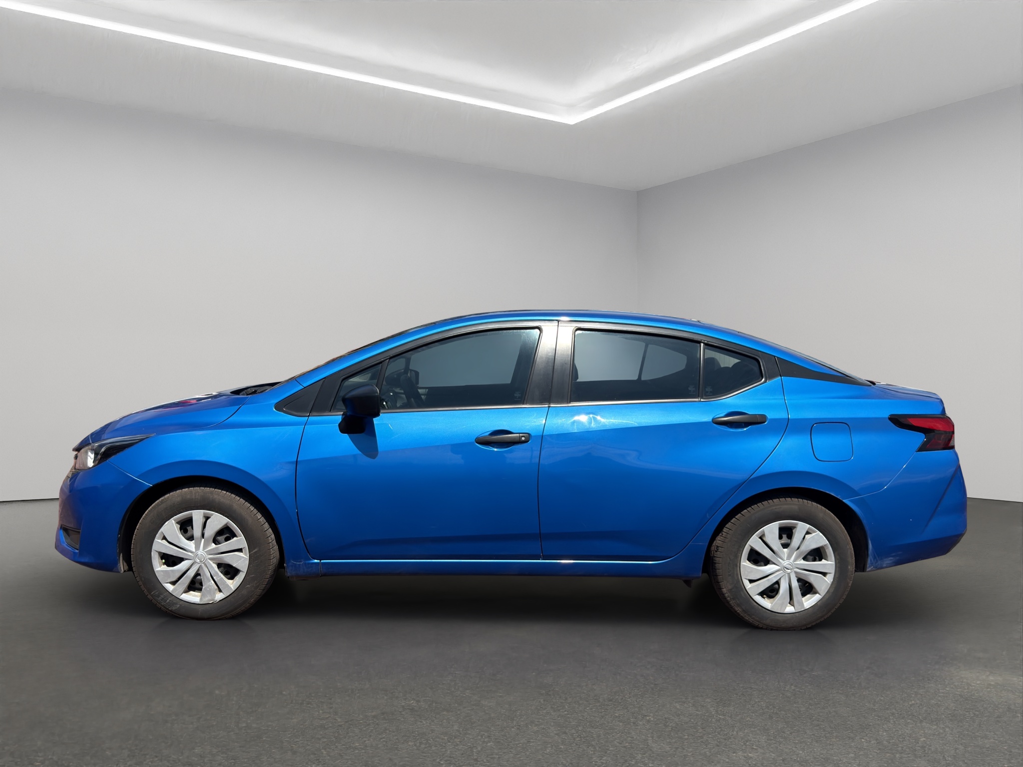 Nissan Versa 4 pts. Sense, TM5, a/ac., R-15 (cambio de línea) 2023
