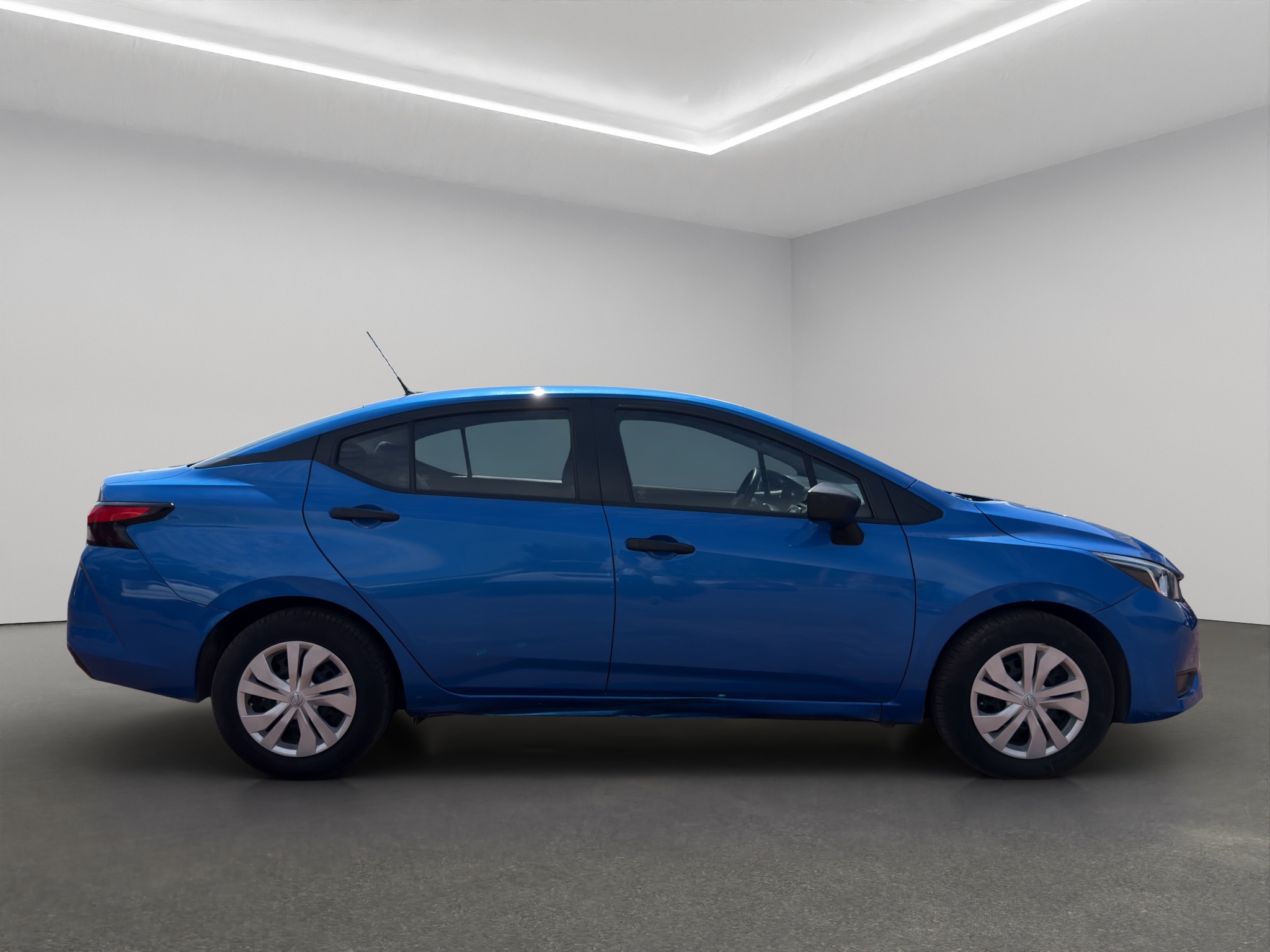 Nissan Versa 4 pts. Sense, TM5, a/ac., R-15 (cambio de línea) 2023