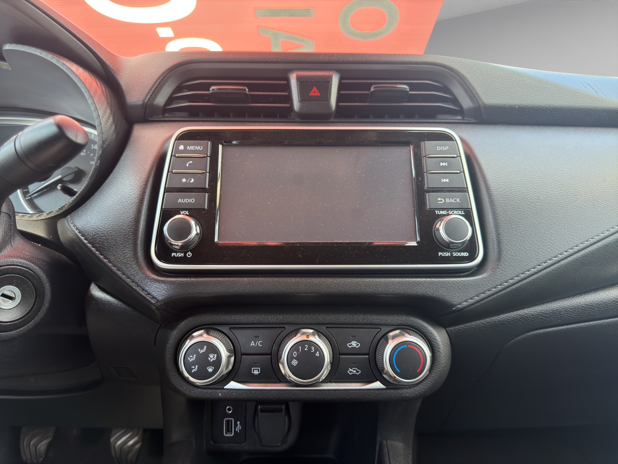 Nissan Versa 4 pts. Sense, TM5, a/ac., R-15 (cambio de línea) 2023