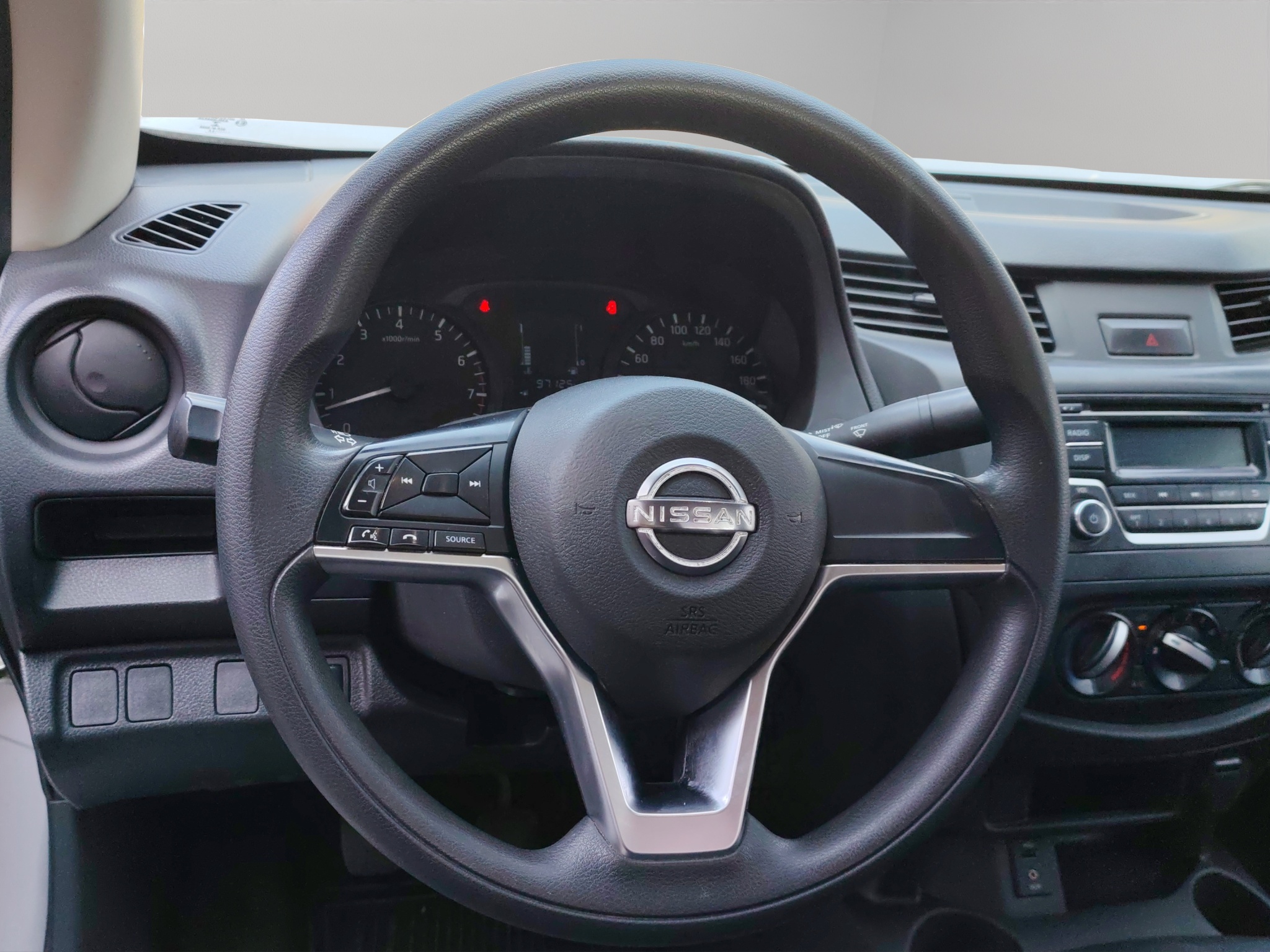 Nissan Comerciales NP300 2 pts. Pick-Up, Cab. Sencilla, TM6, a/ac. 2023