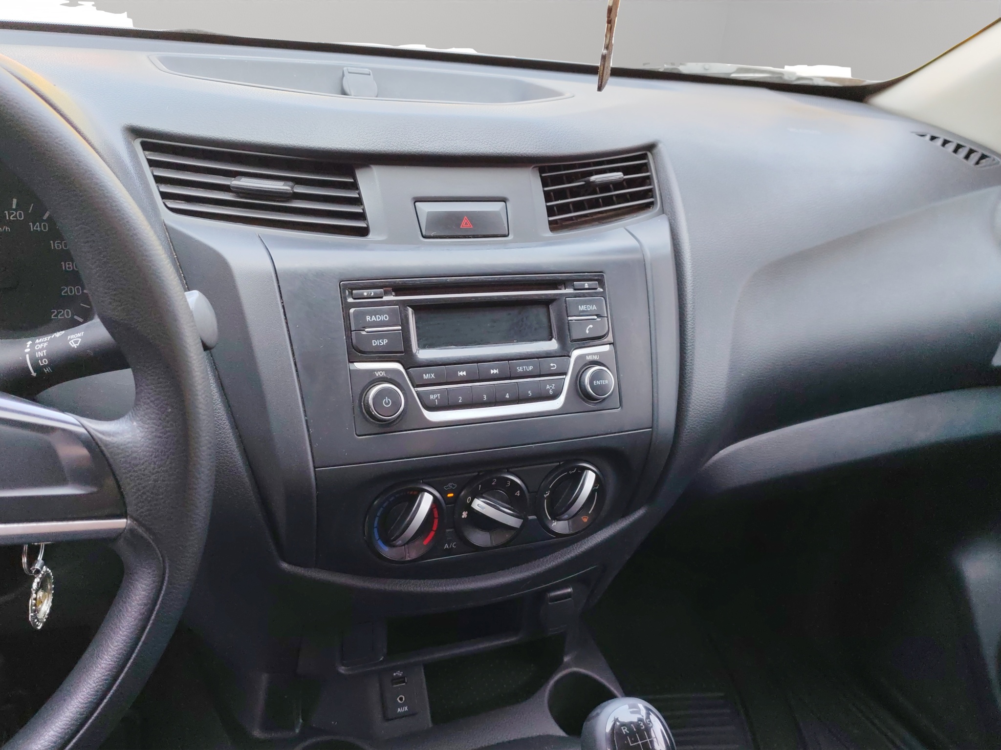 Nissan Comerciales NP300 2 pts. Pick-Up, Cab. Sencilla, TM6, a/ac. 2023