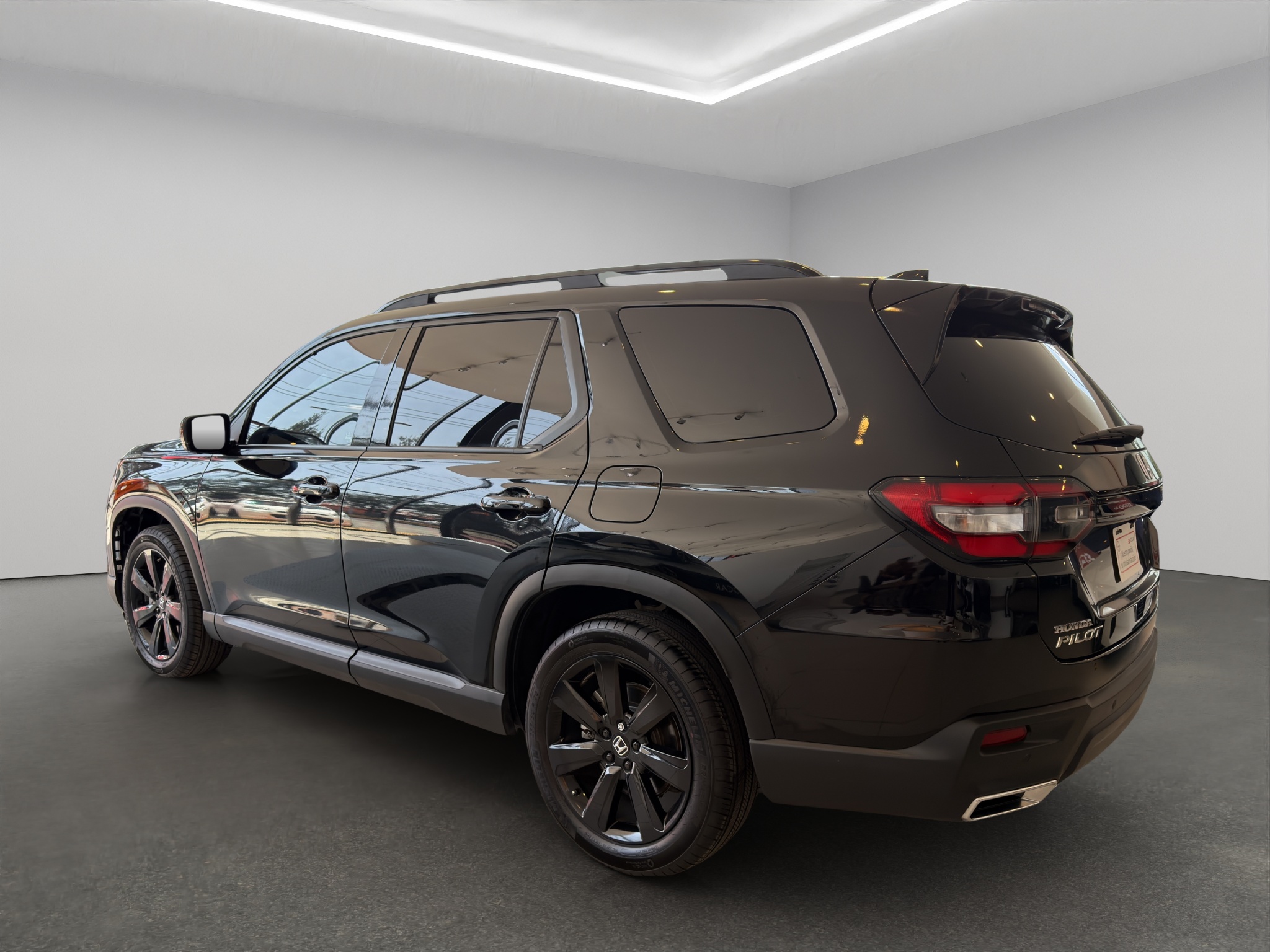 Honda Pilot  5 pts. Black Edition, 3.5l, TA, piel costuras rojas, QCP, RA-20 negro 2025
