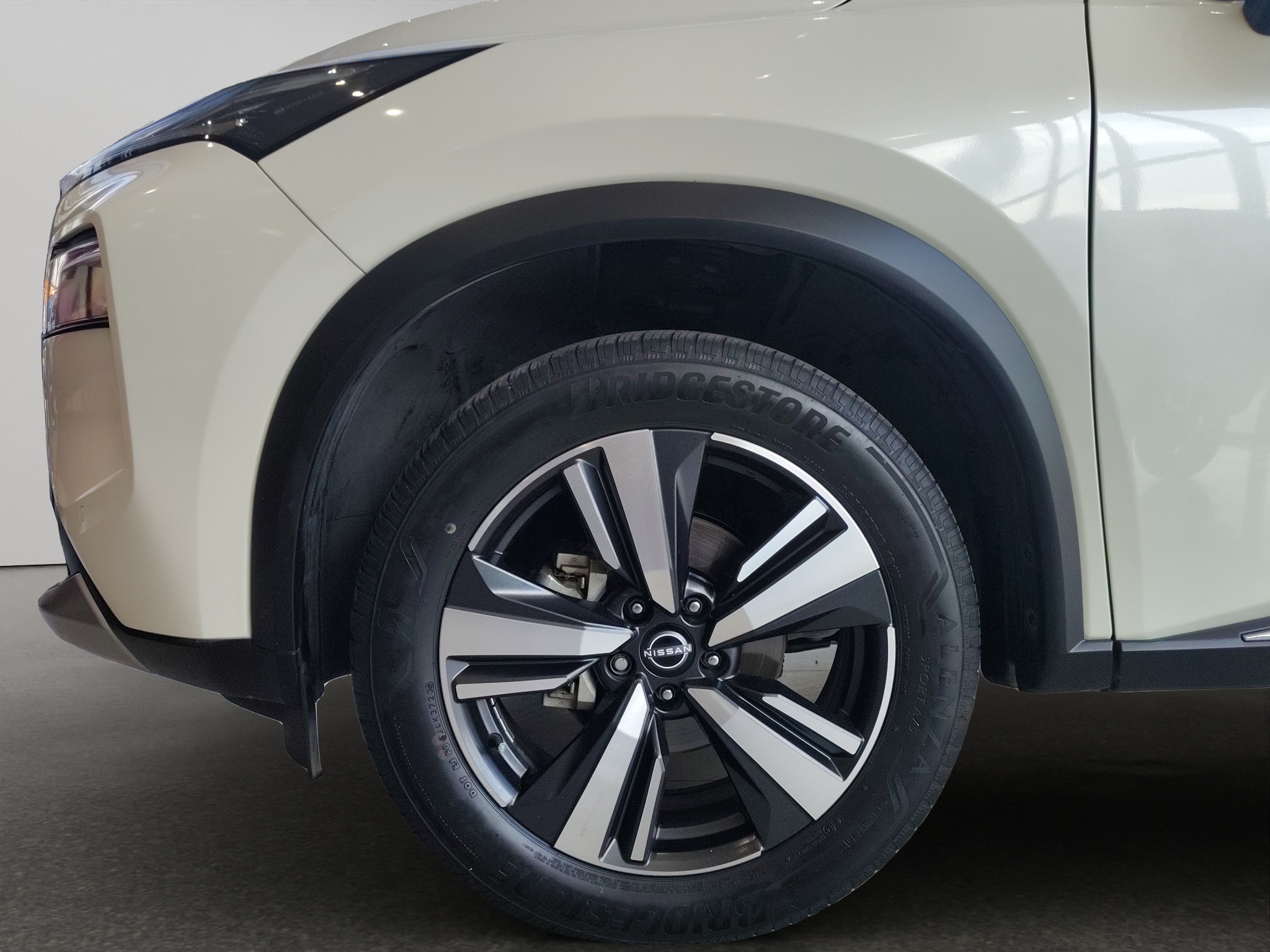 Nissan X-Trail  5 pts. Platinum Plus, TA, piel, QCP, GPS, ADAS, RA-19 2024