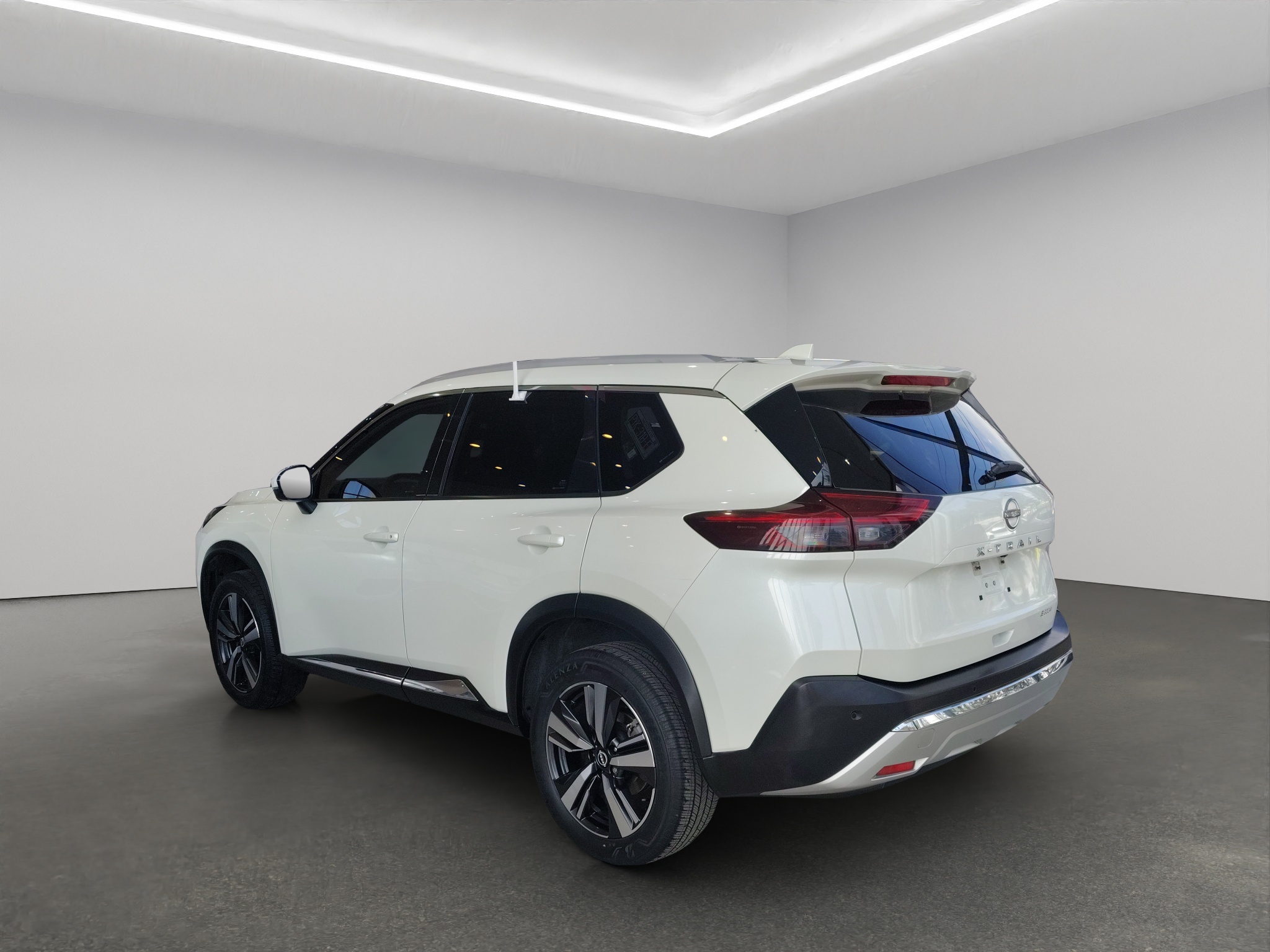 Nissan X-Trail  5 pts. Platinum Plus, TA, piel, QCP, GPS, ADAS, RA-19 2024