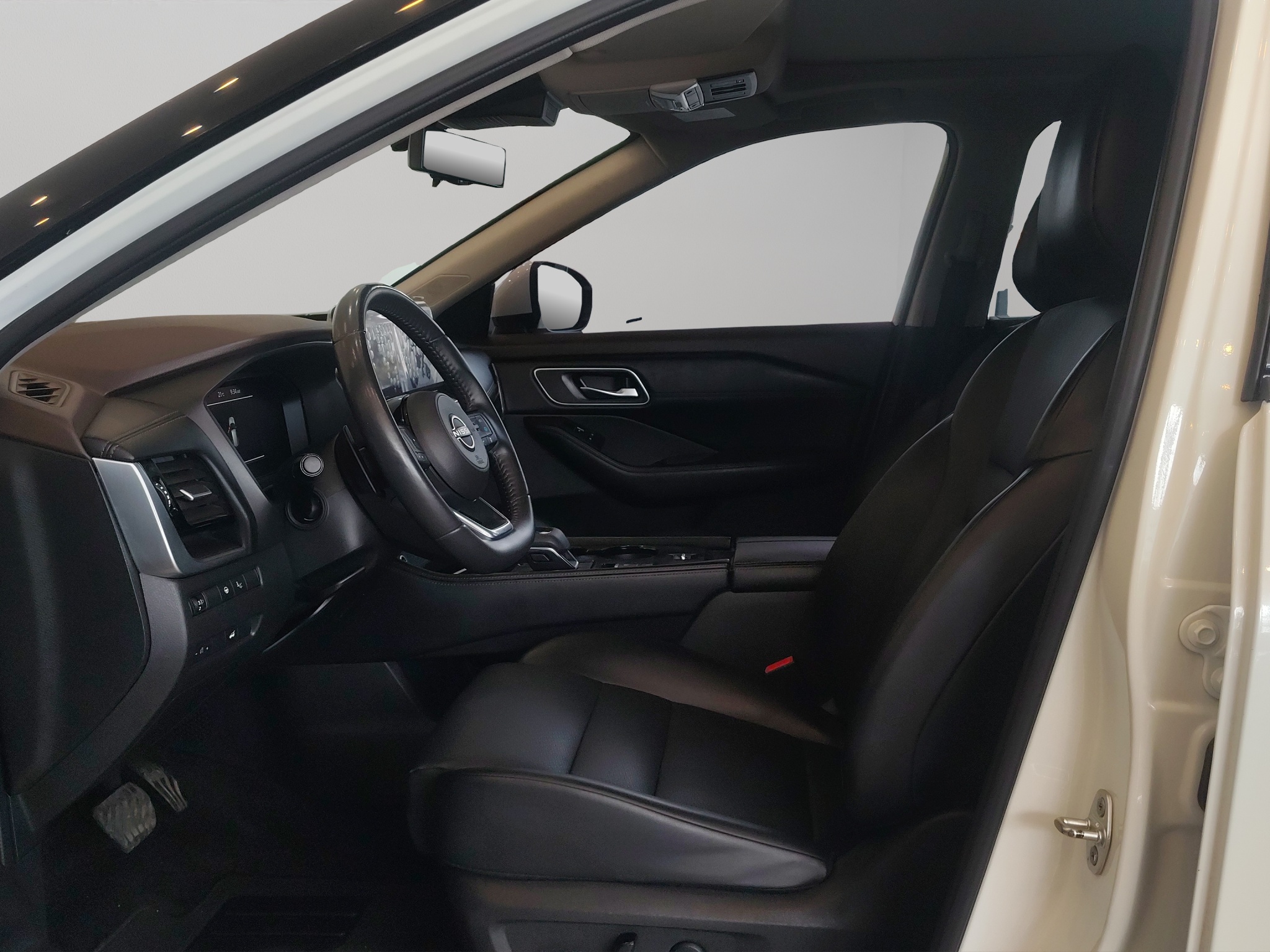Nissan X-Trail  5 pts. Platinum Plus, TA, piel, QCP, GPS, ADAS, RA-19 2024
