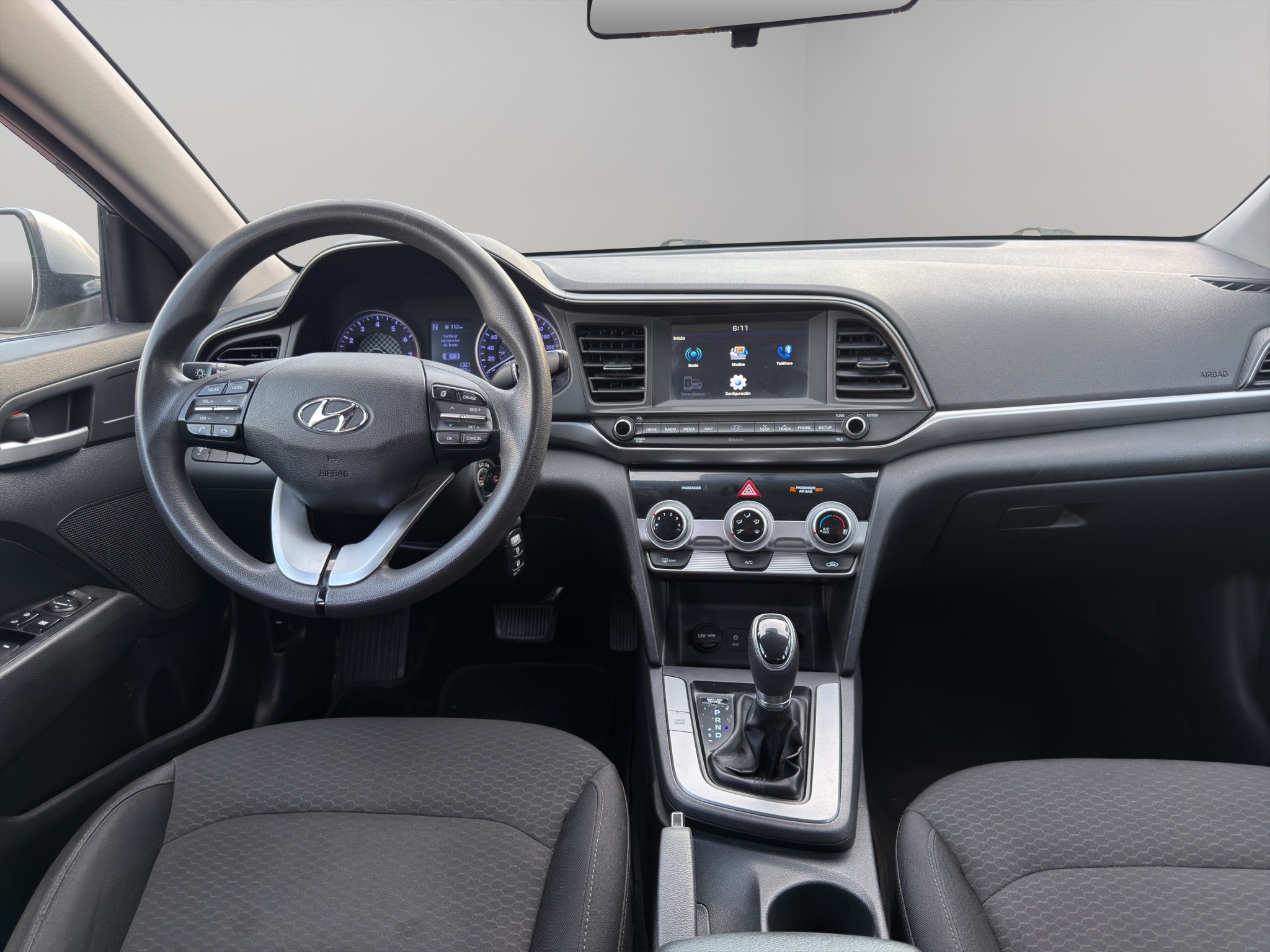 Hyundai Elantra 4 pts. GLS Premium, 2.0l, TA, a/ac., f. led, RA-16 (línea anterior) 2020
