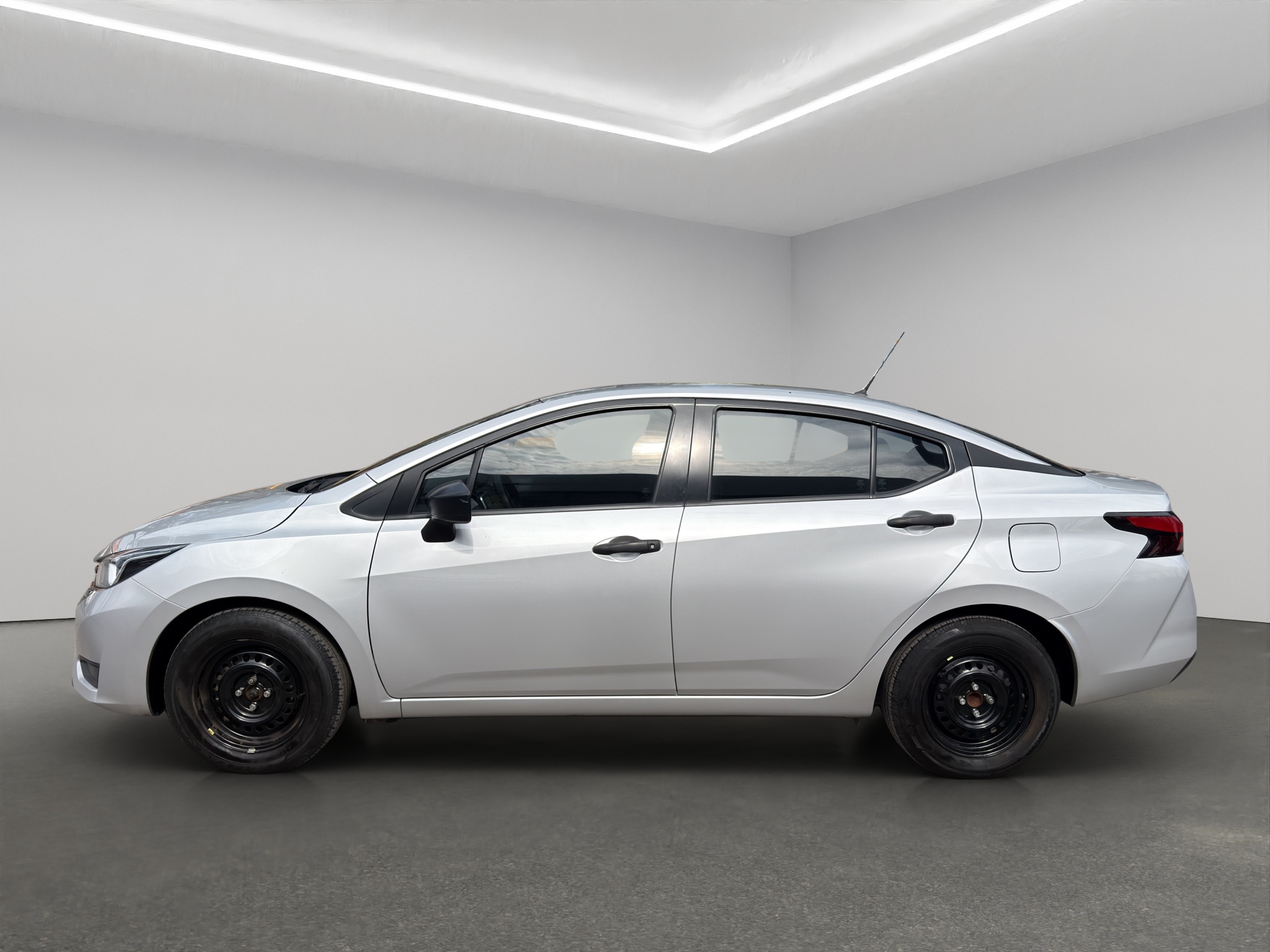 Nissan Versa 4 pts. Sense, TM5, a/ac., R-15 2024